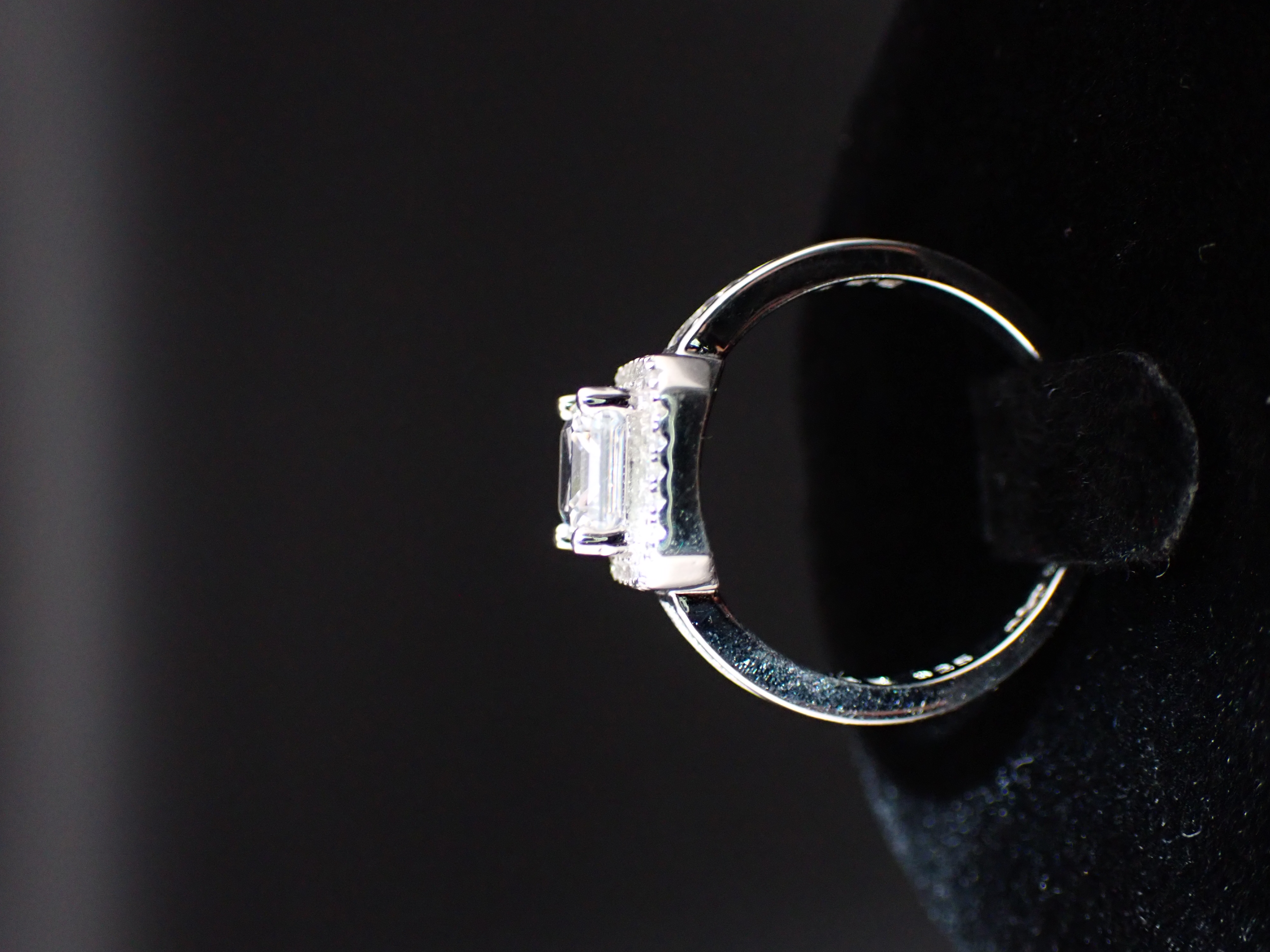 Elegant Silver Ring with Gemstone