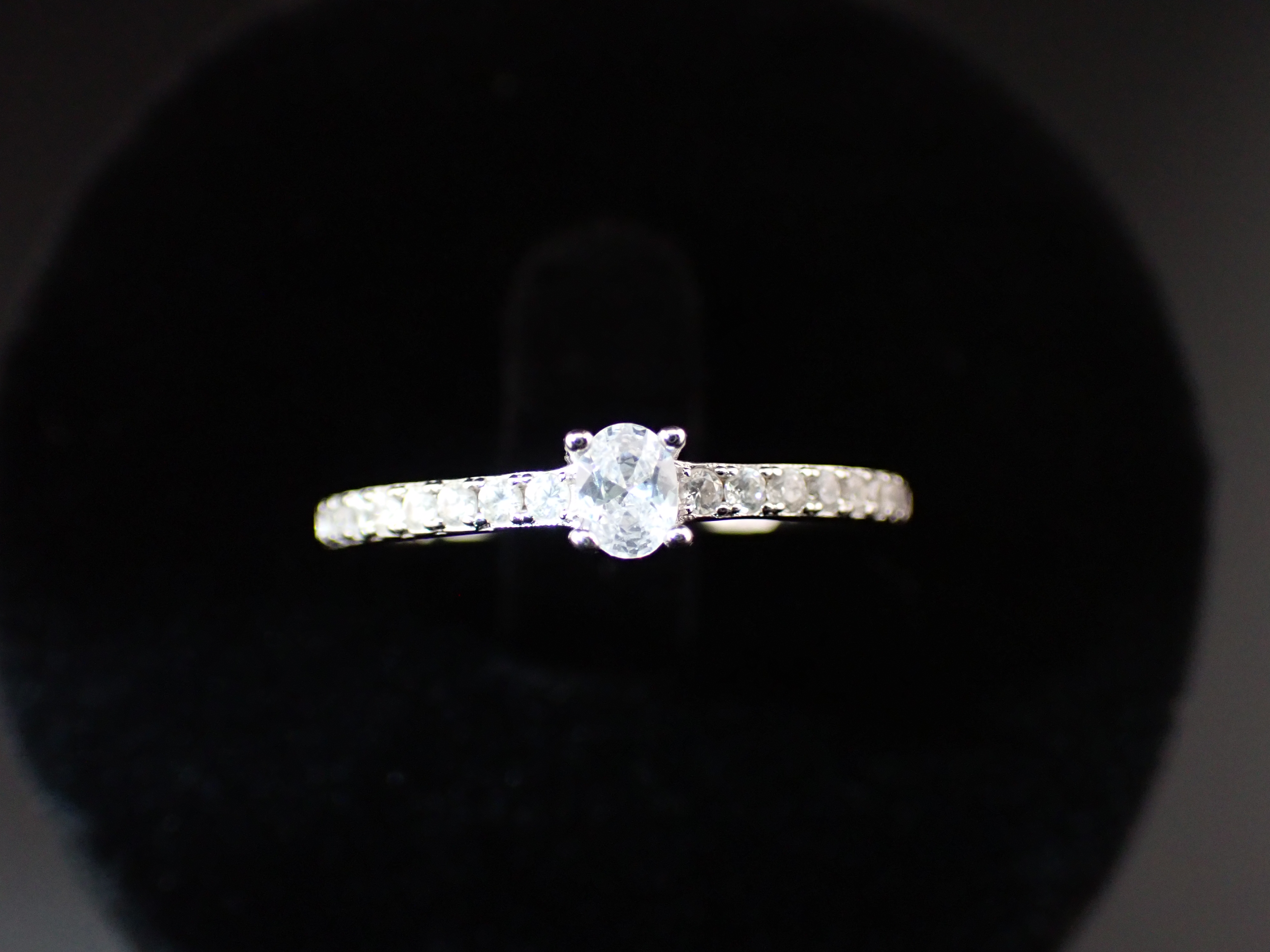 Single Stone Engagement Ring