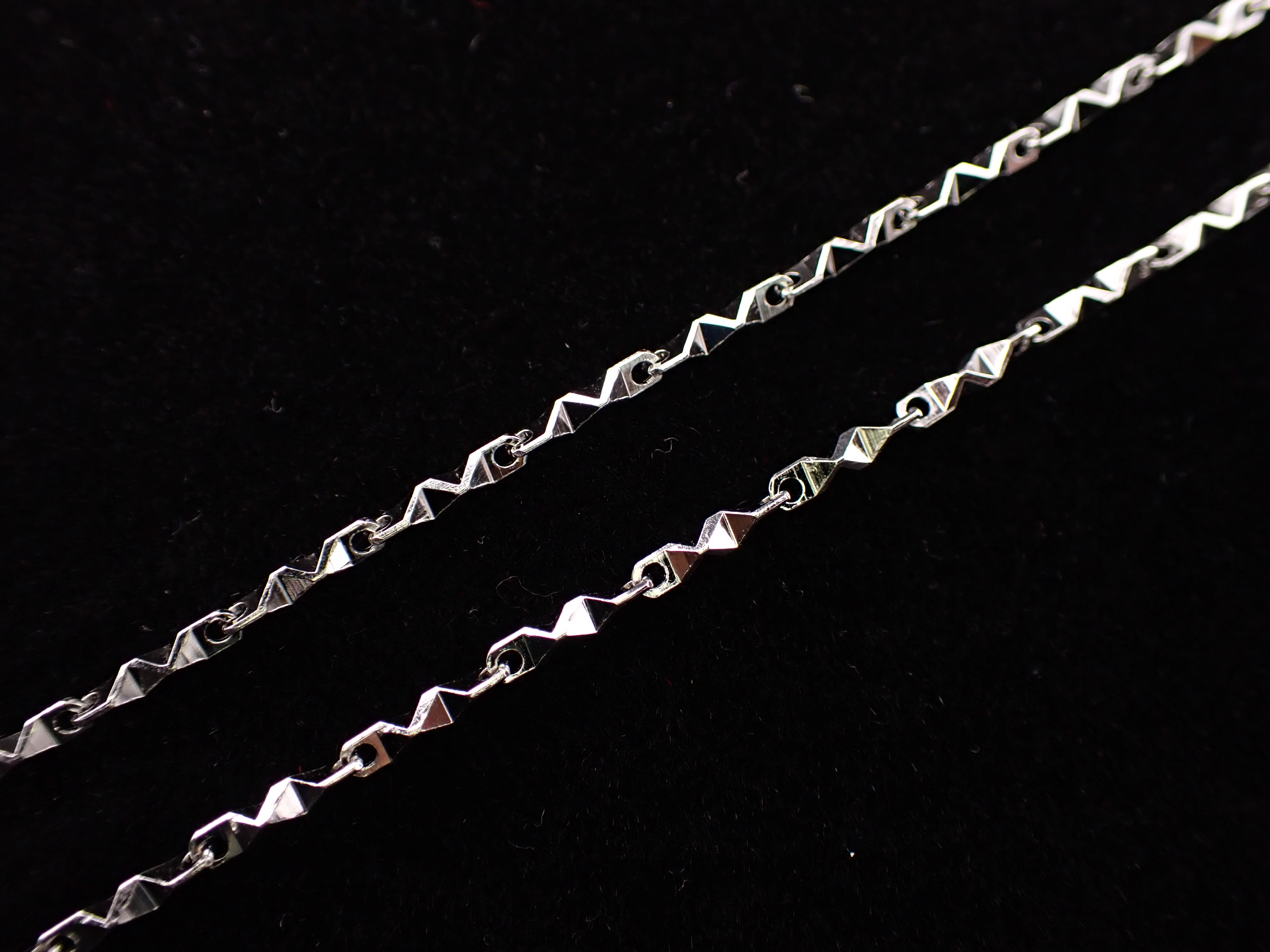 Silver Geometric Chain Necklace