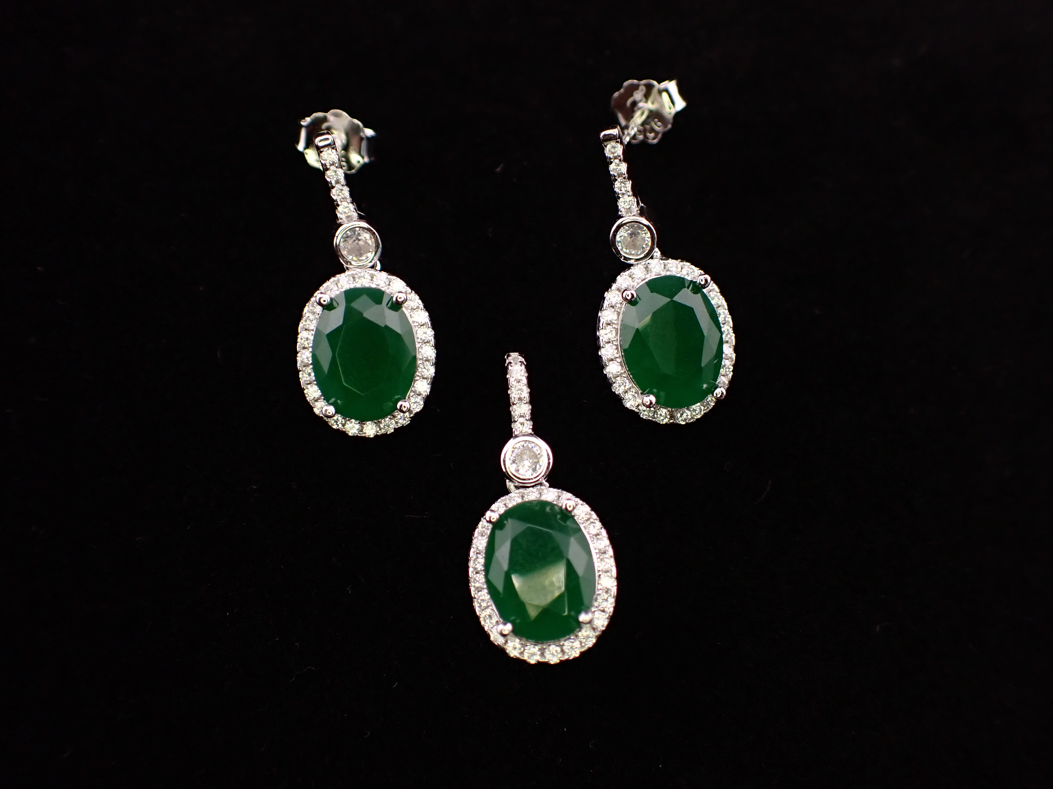 Elegant Green Gemstone Jewelry Set