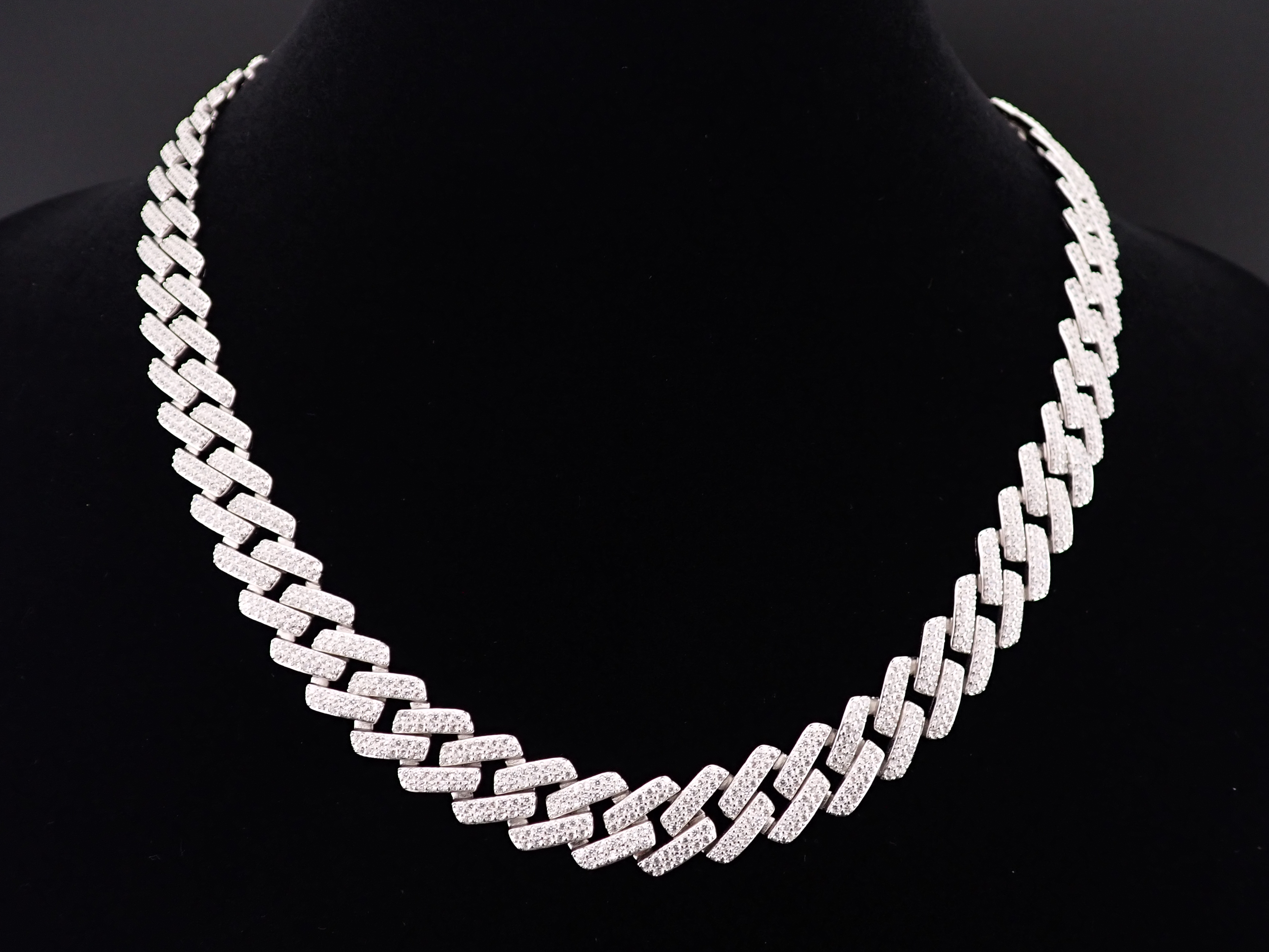 Dazzling Cuban Chain
