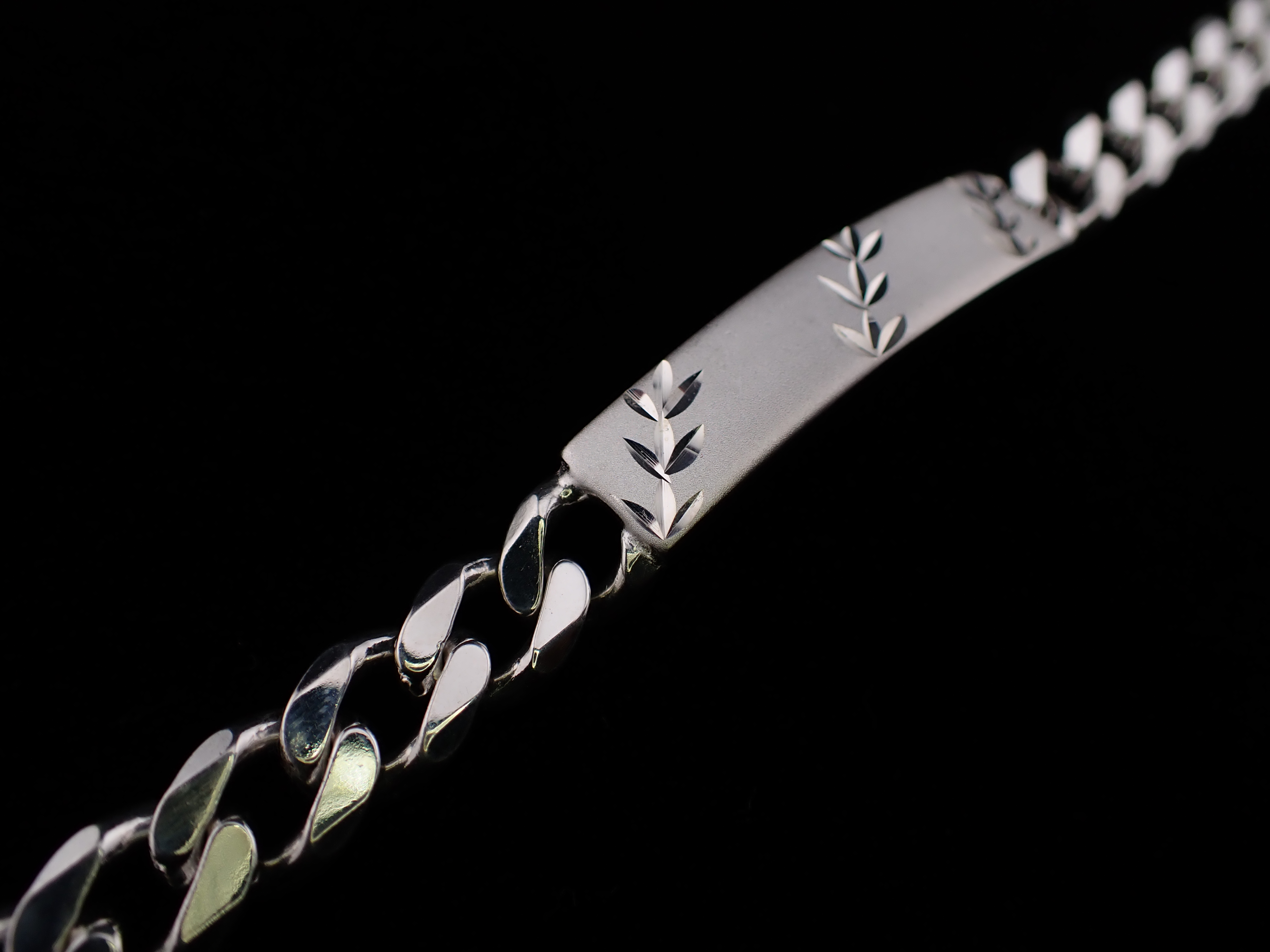 Sterling Silver leaf design Bracelet
