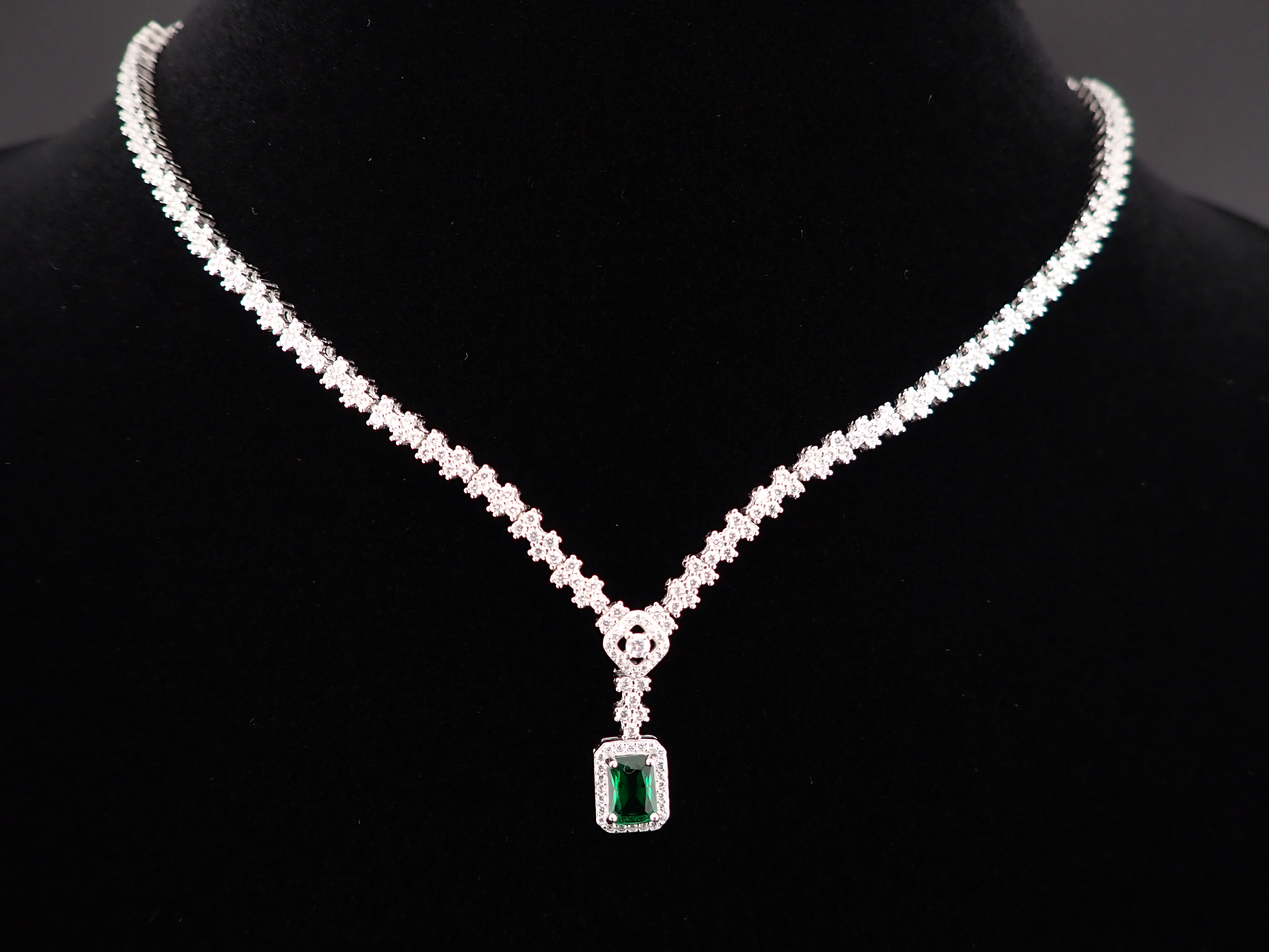 Green & White Stone Full Set