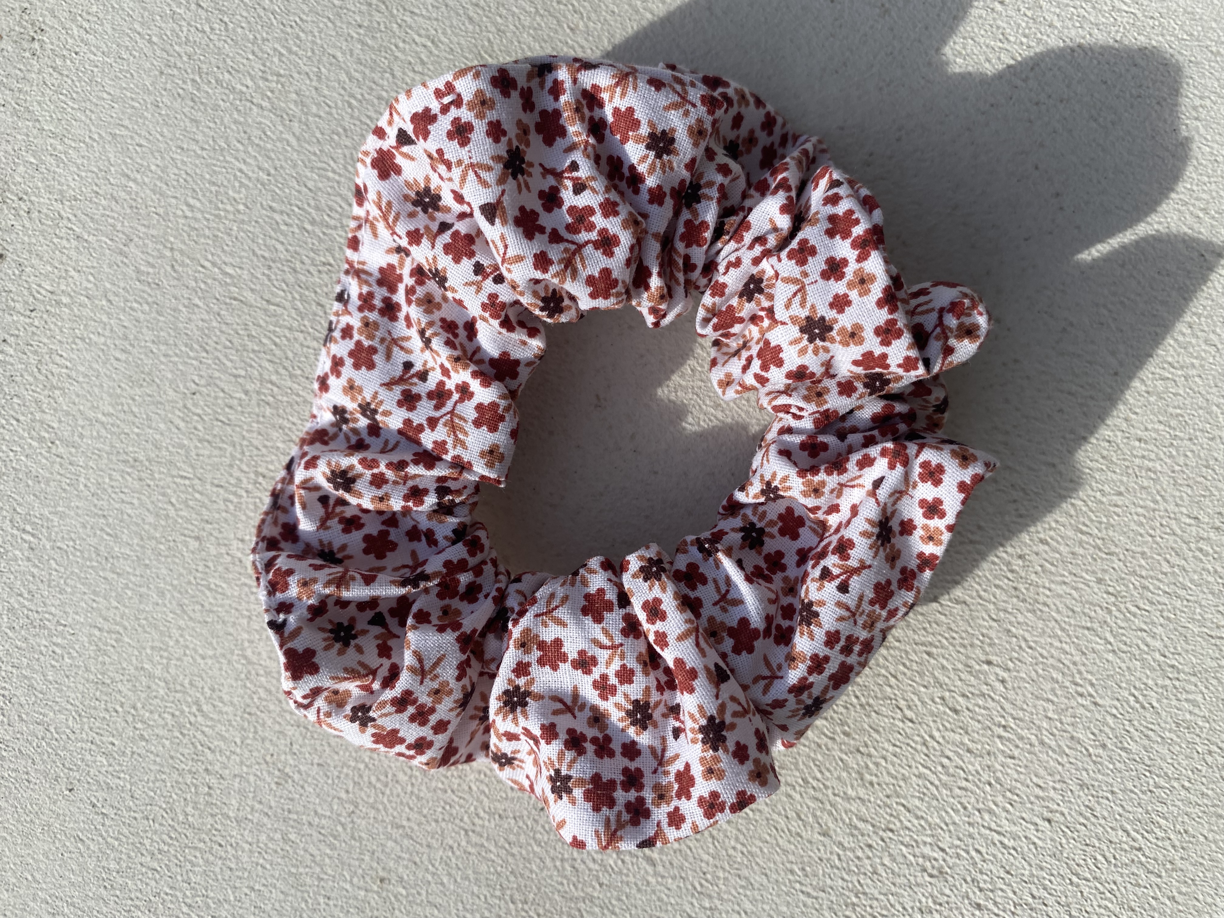 Elastique - fleurs bordeaux