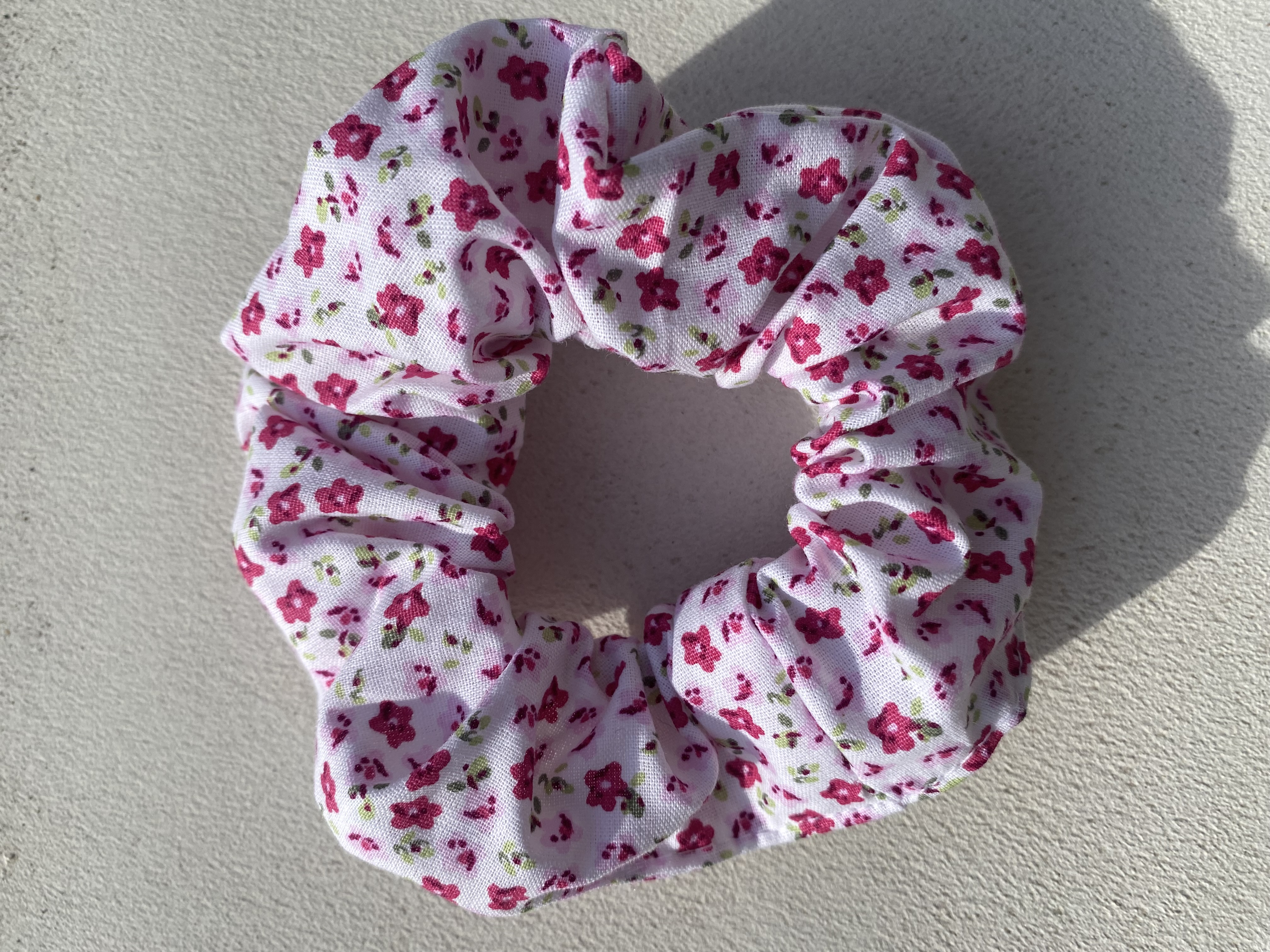 Elastique - petites fleurs roses