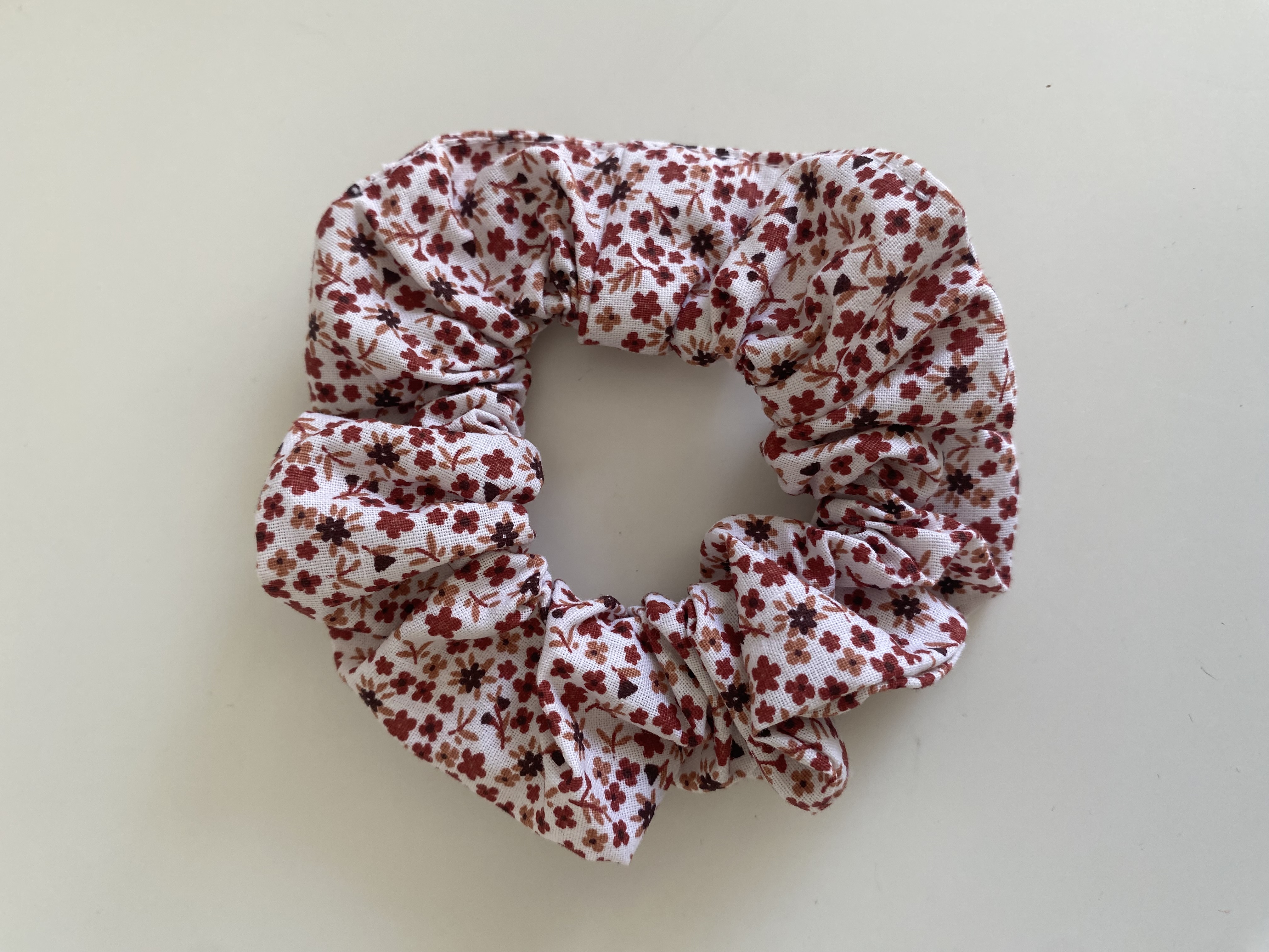 Elastique - fleurs bordeaux