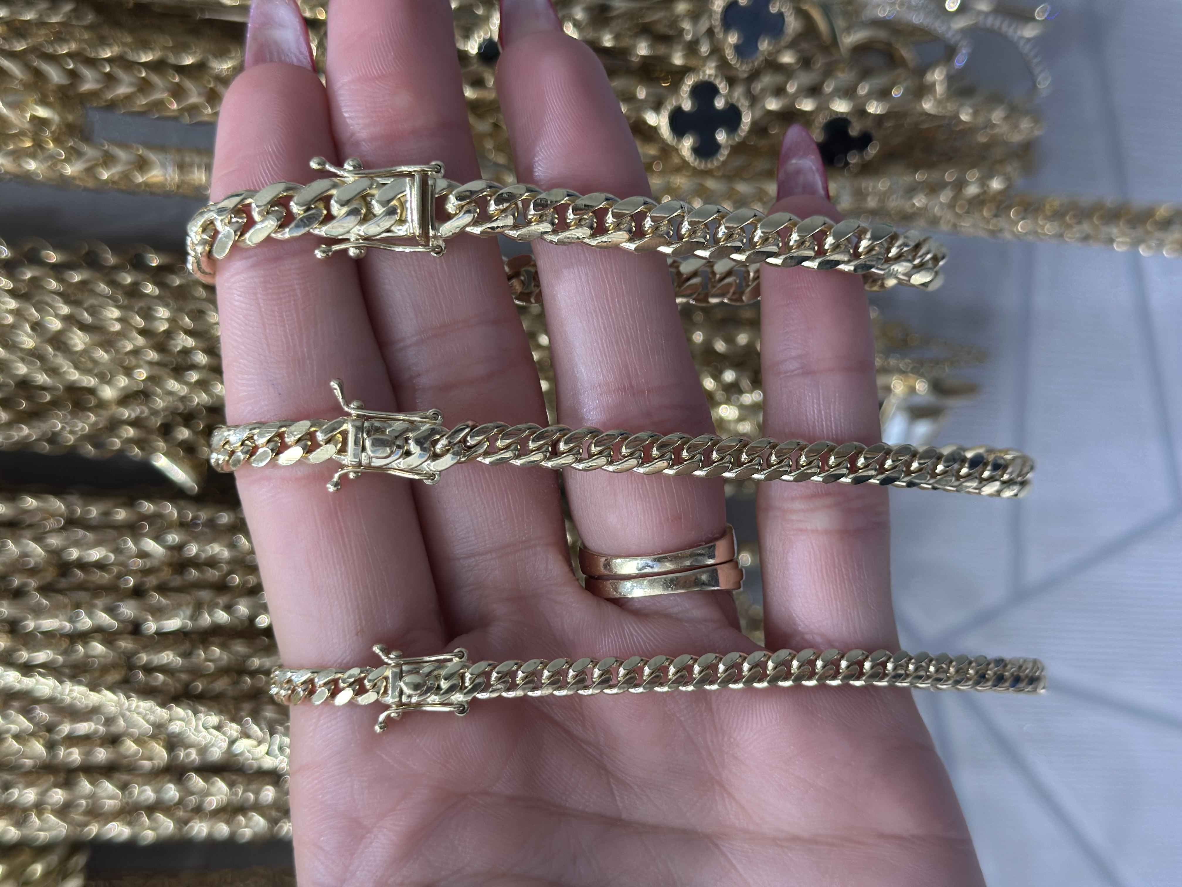 Pulsera de oro estilo cuban link sólida 