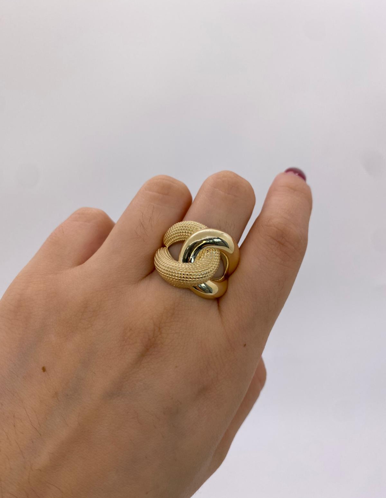 Anillo de mujer dorado
