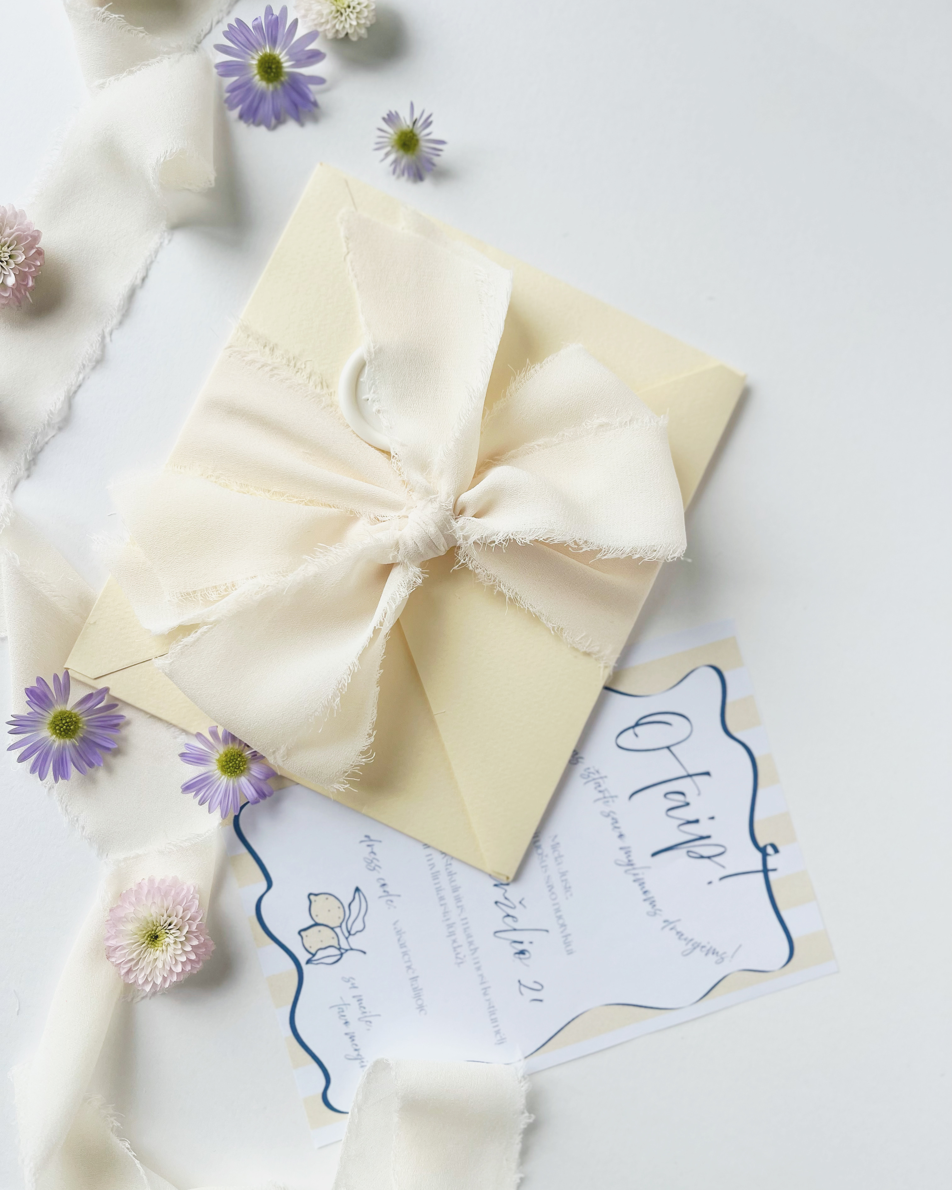 Kvietimas Yellow Stripes