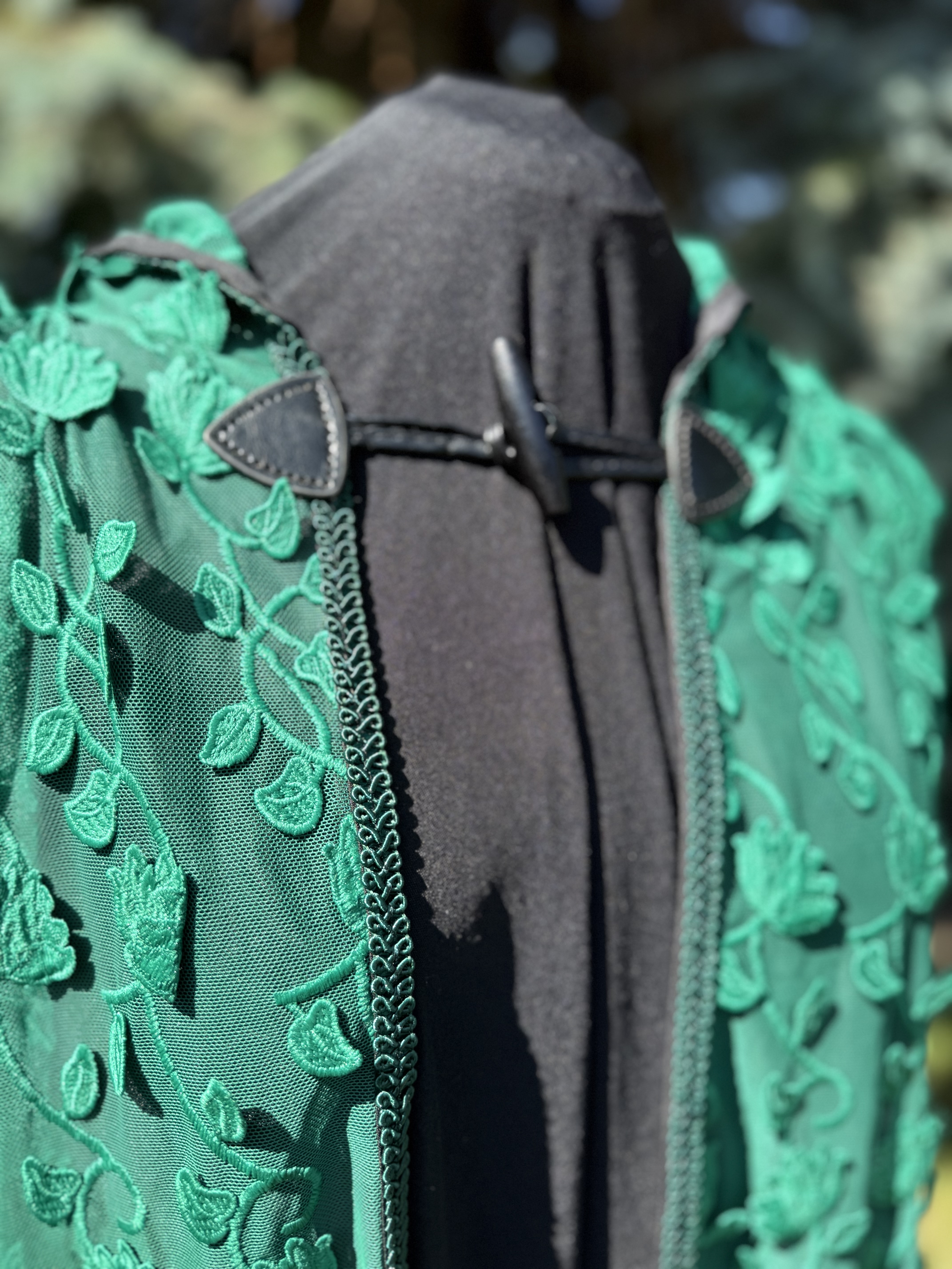 Serana: Green Lace Cape