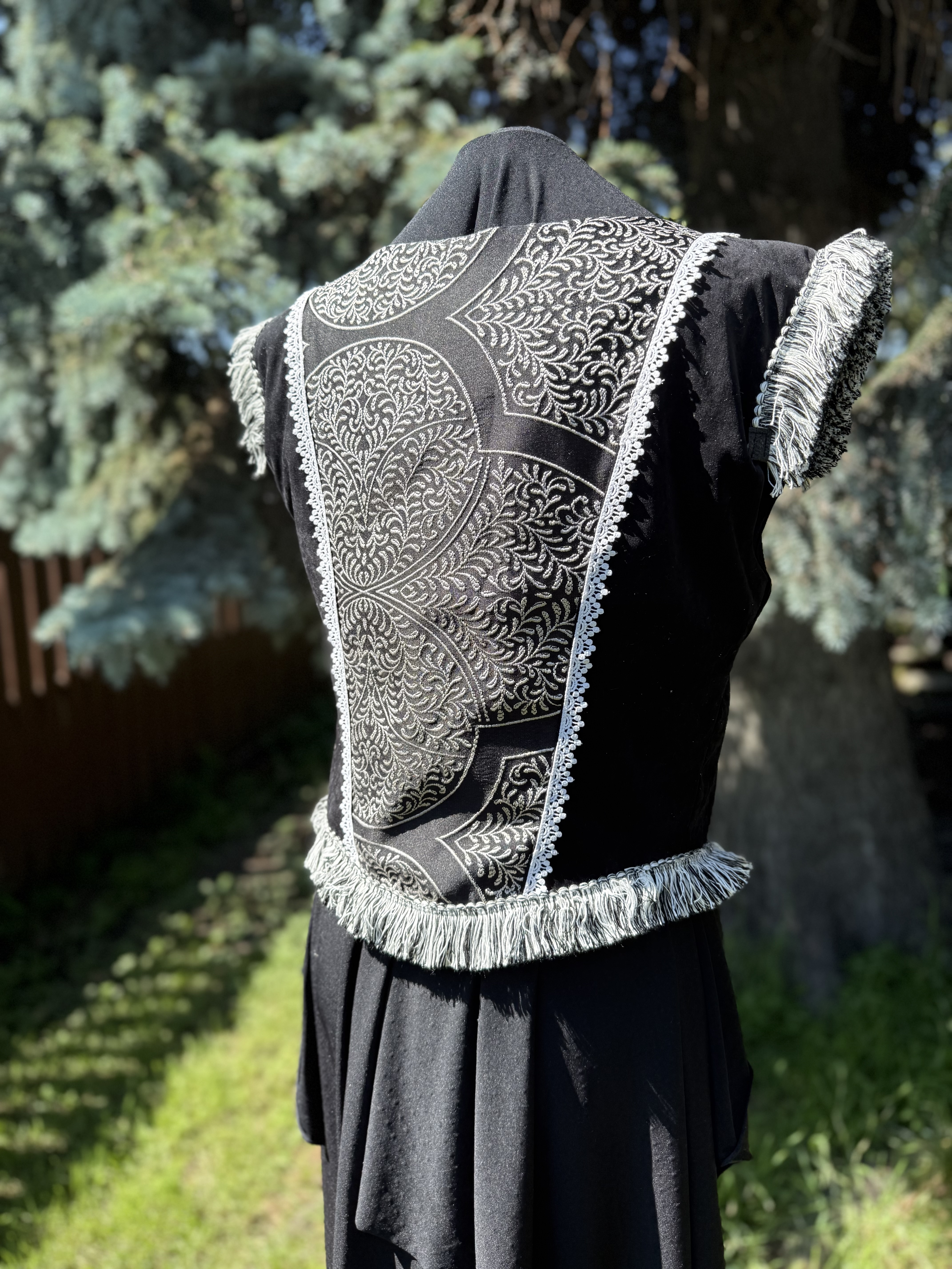  Anoriath: Renaissance Vest
