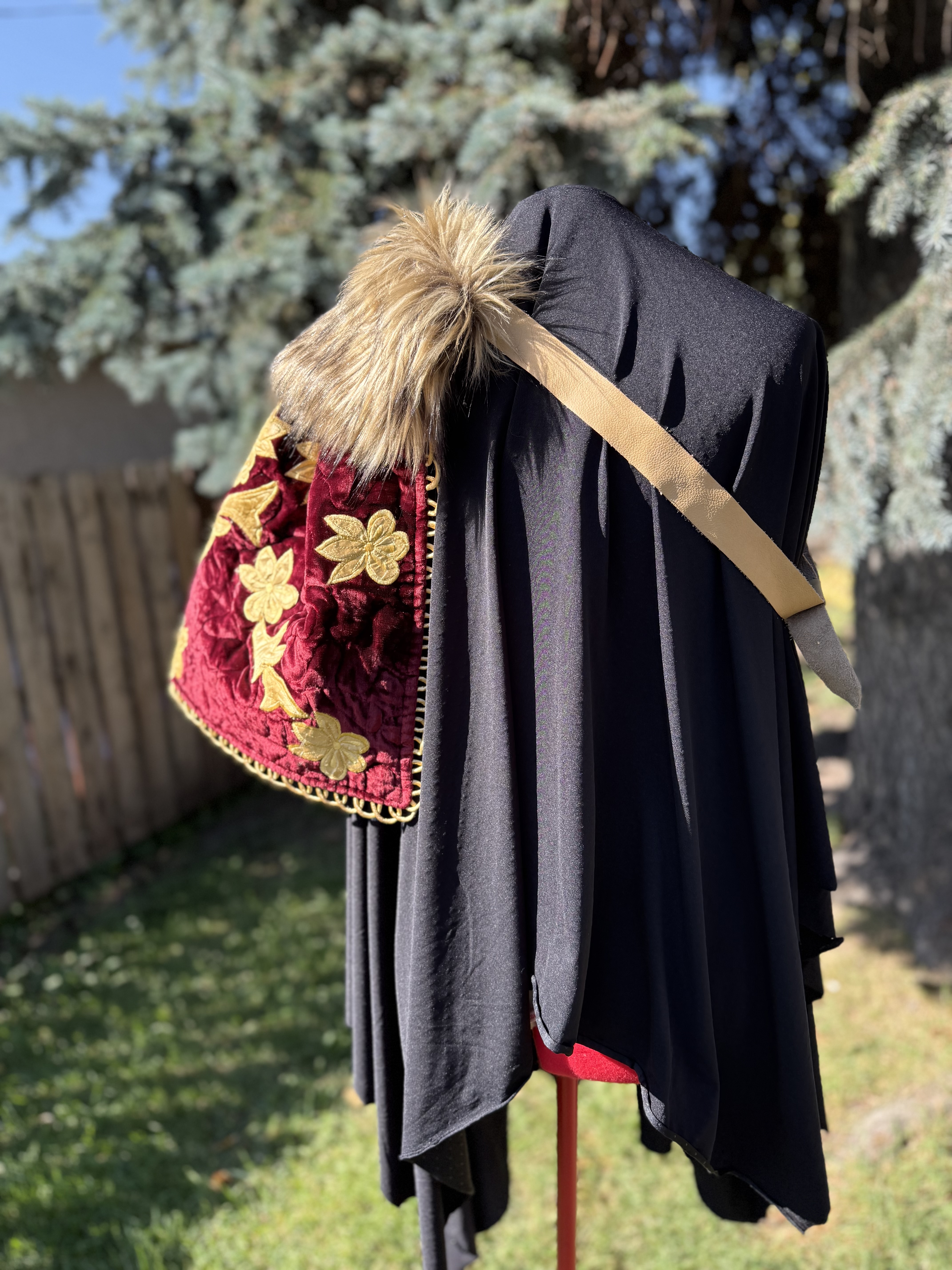 Highness: Medieval Half-Cloak with Faux Fur Collar