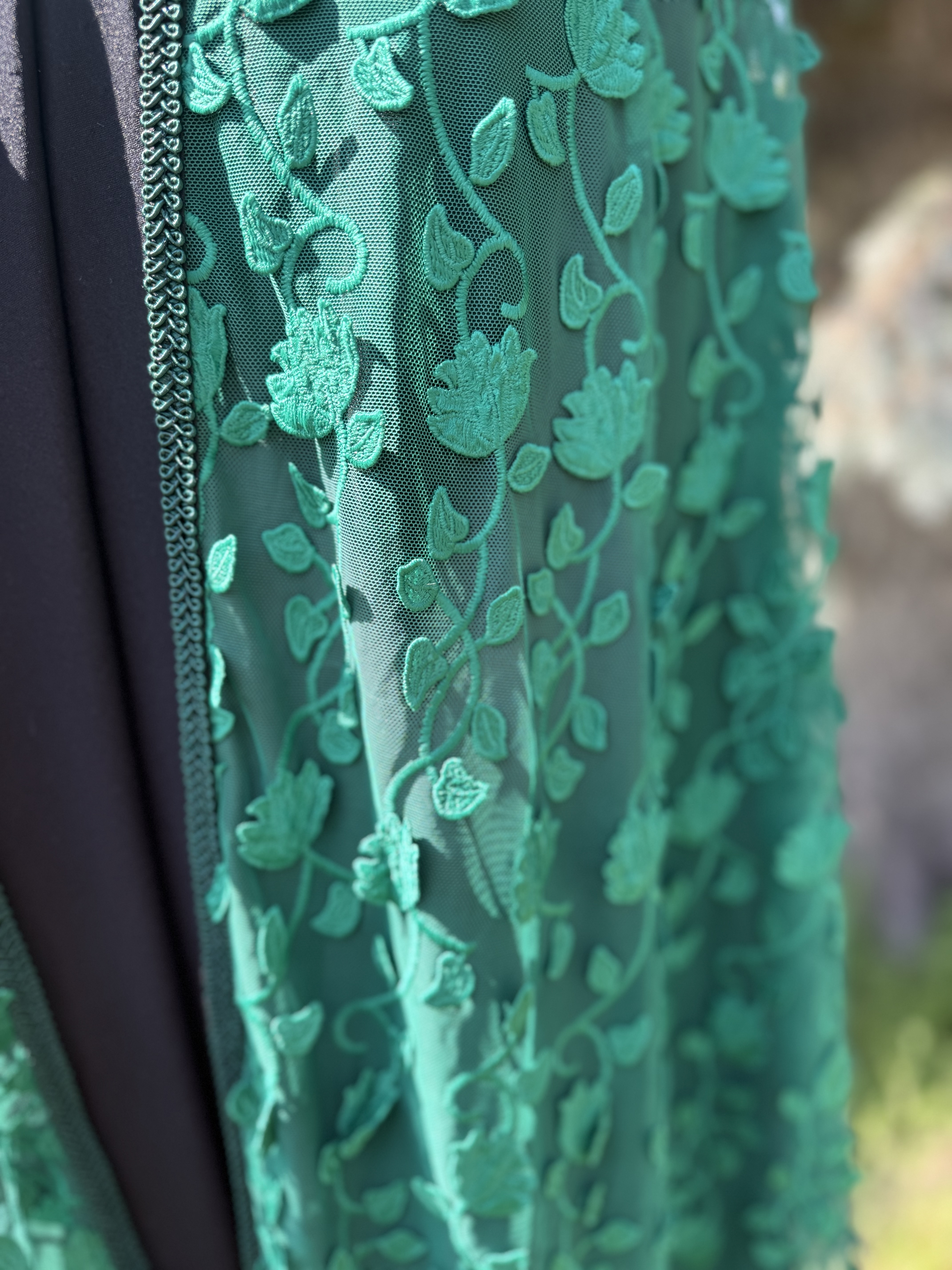 Serana: Green Lace Cape