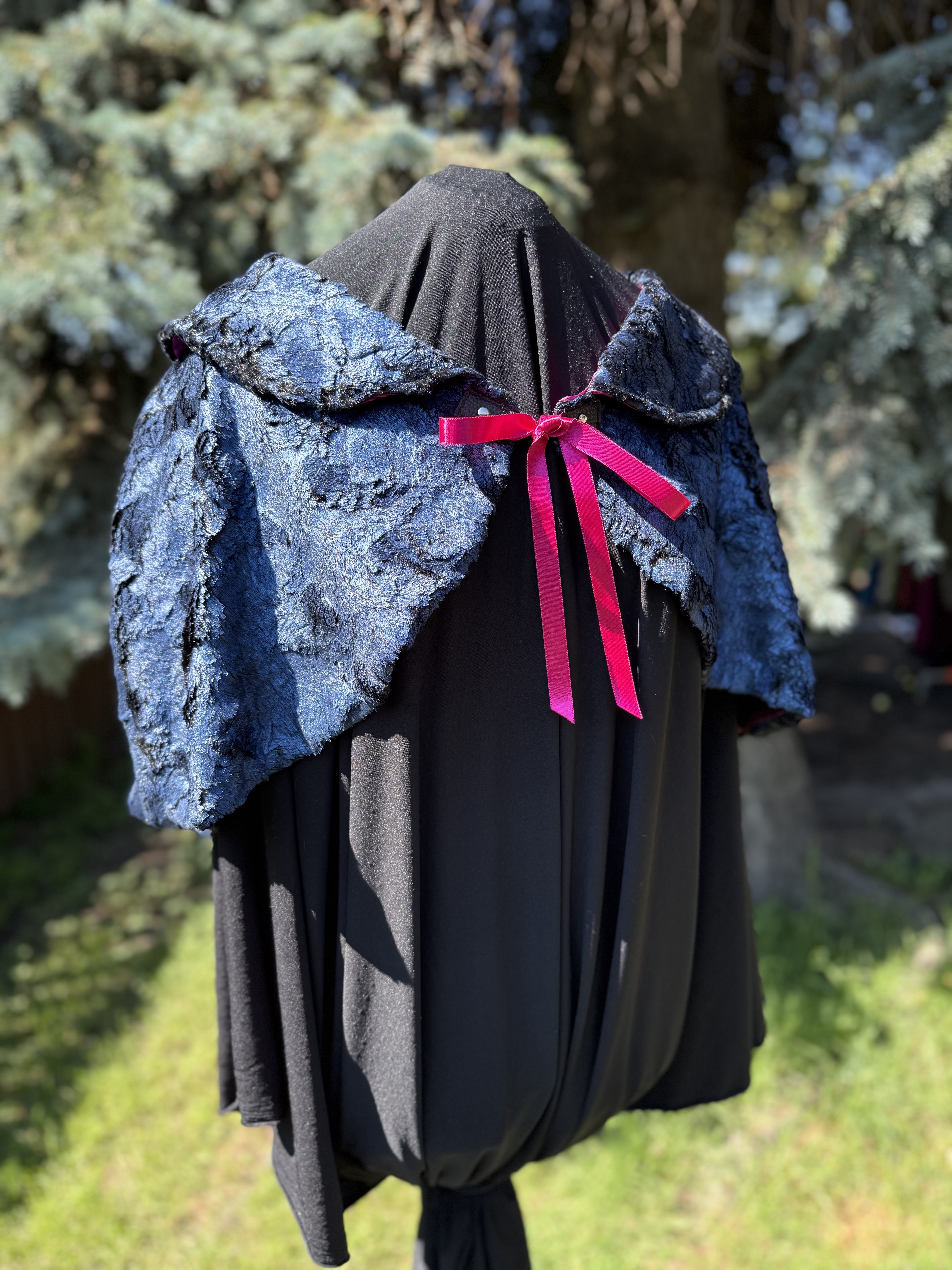 Azure: Faux Fur Capelet