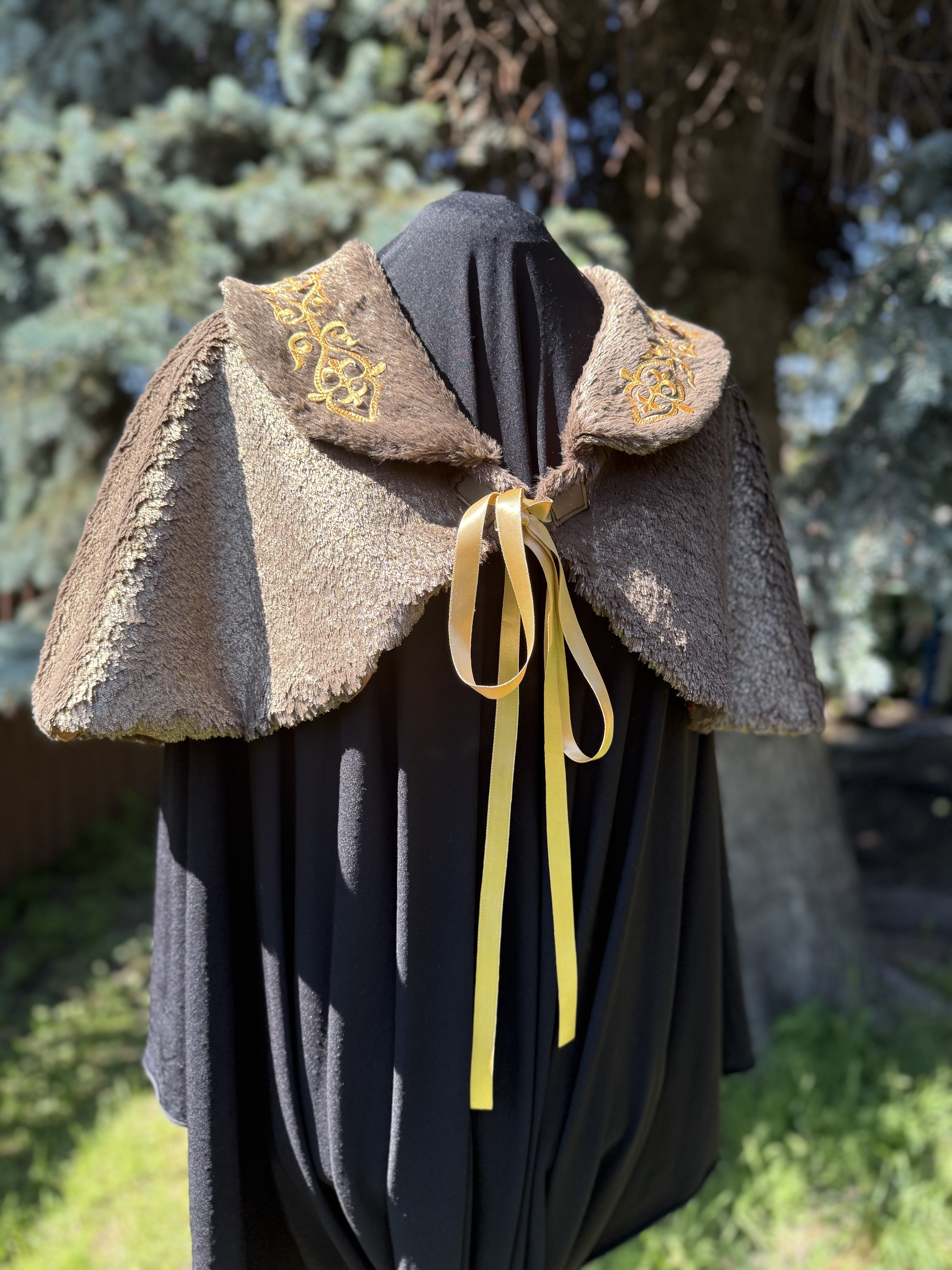 Constance: Faux Fur Capelet