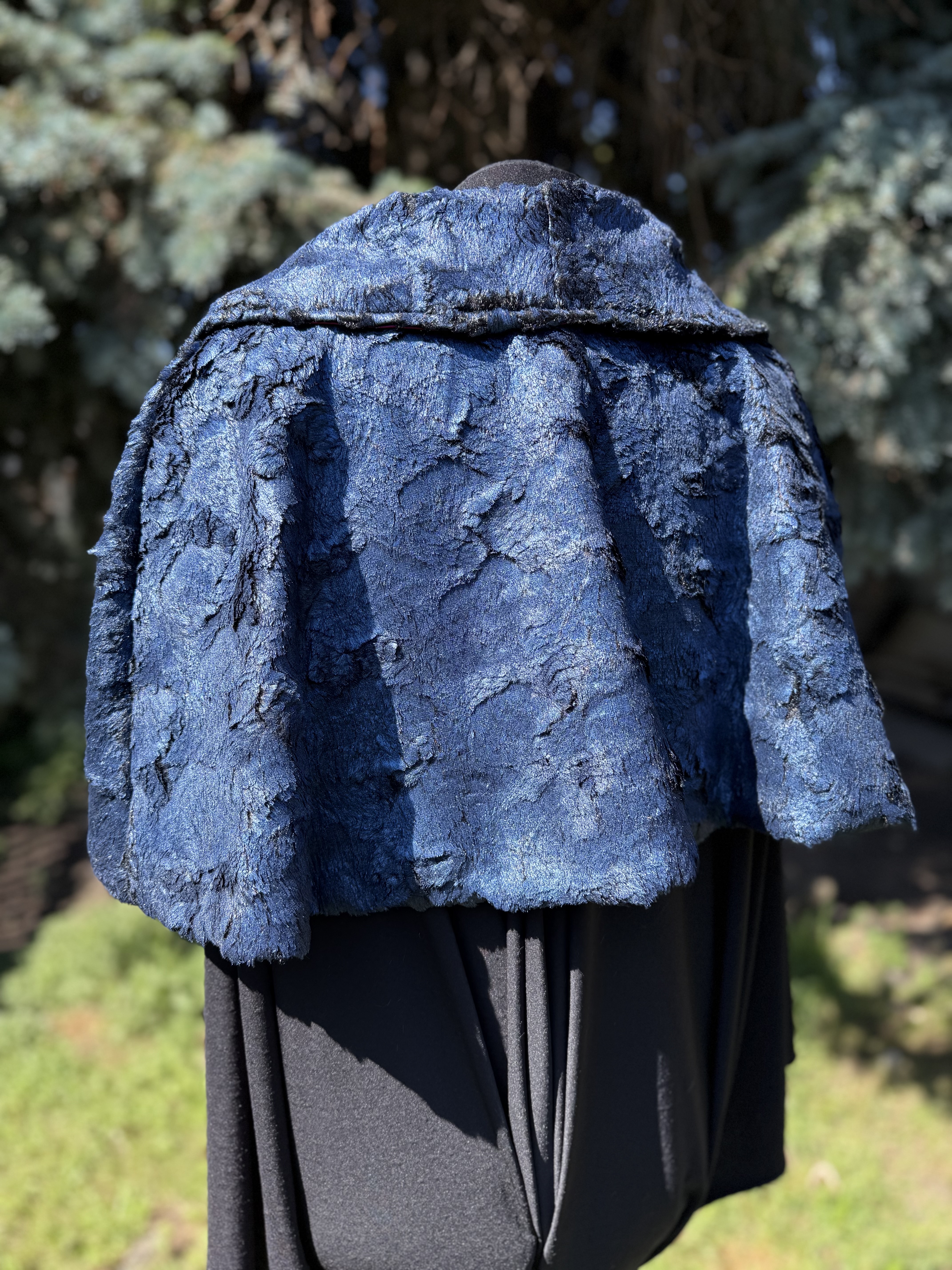 Azure: Faux Fur Capelet
