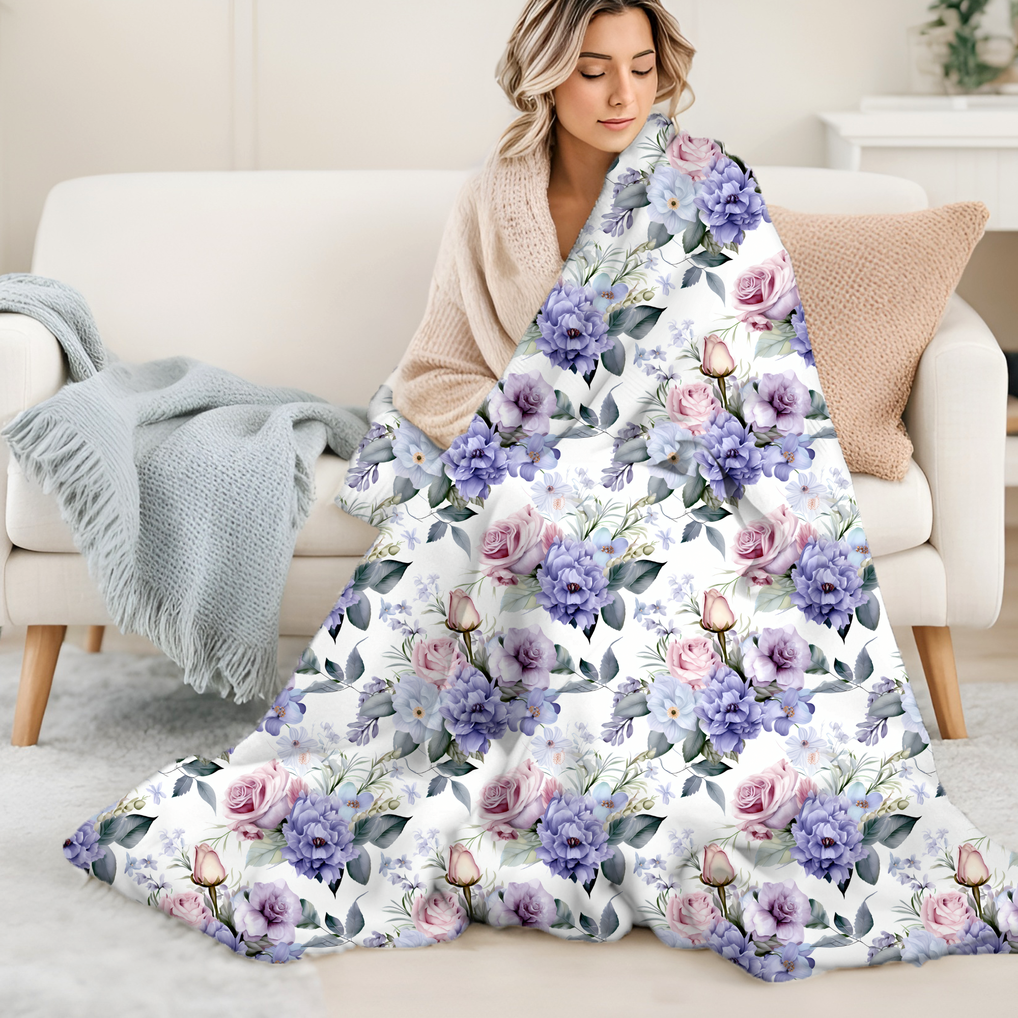Lavender and Blush Roses – Soft Floral Velveteen Blanket