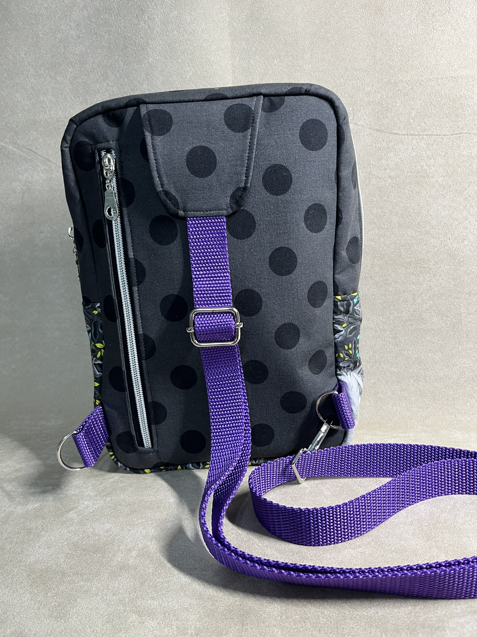 Medium Sling Bag – Gray Wolf - 'Graywork' by Tula Pink