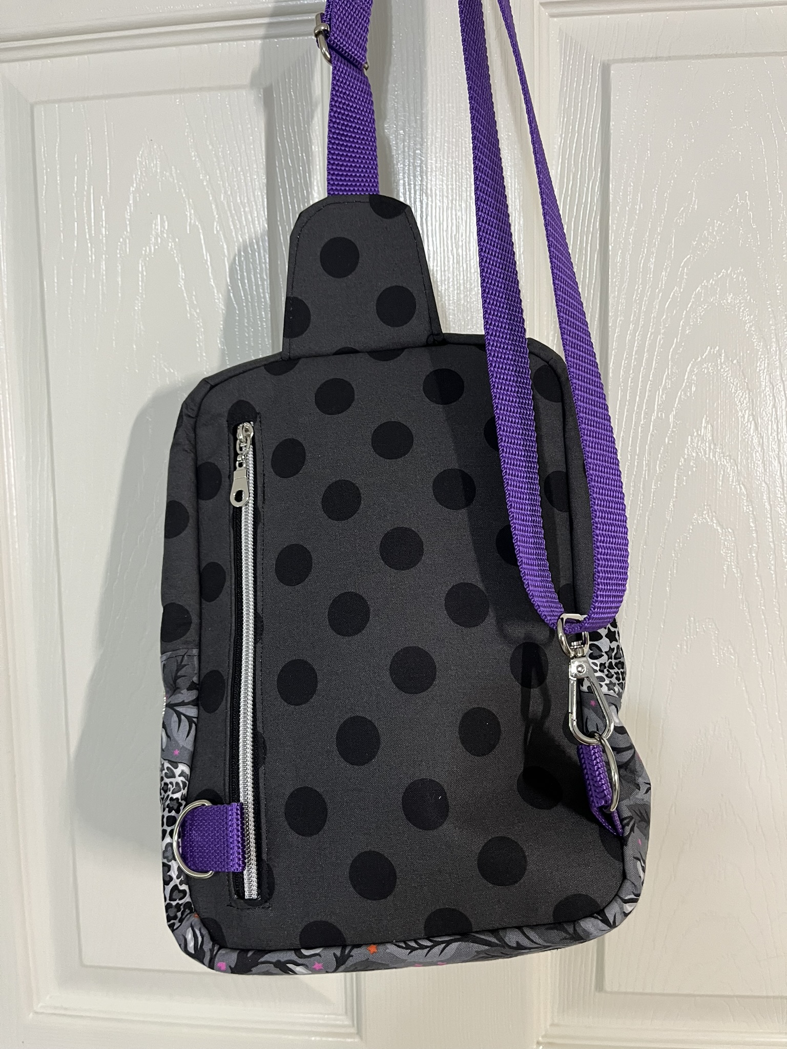 Medium Sling Bag – Cheeta - 'Graywork' by Tula Pink