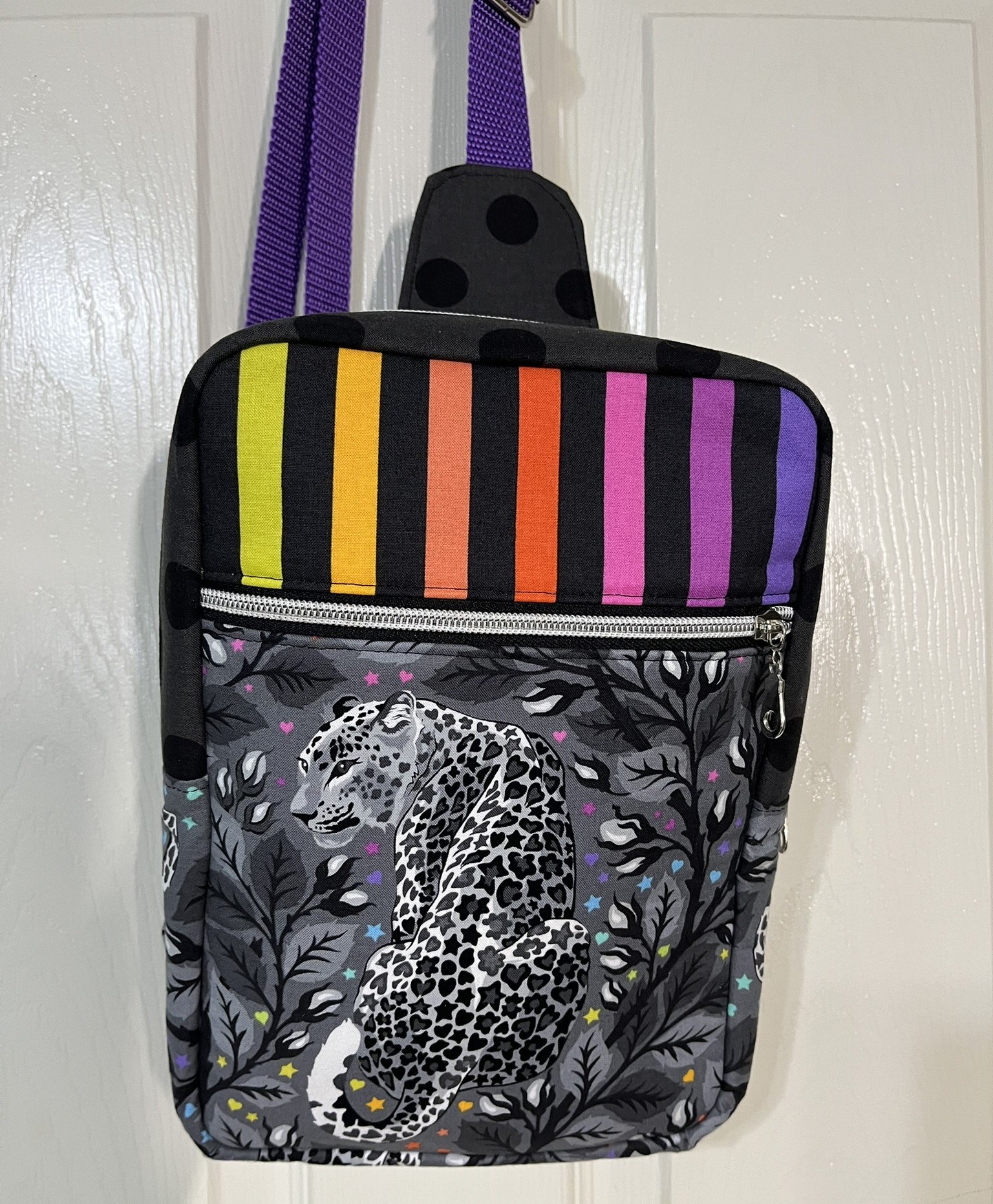 Medium Sling Bag – Cheeta - 'Graywork' by Tula Pink