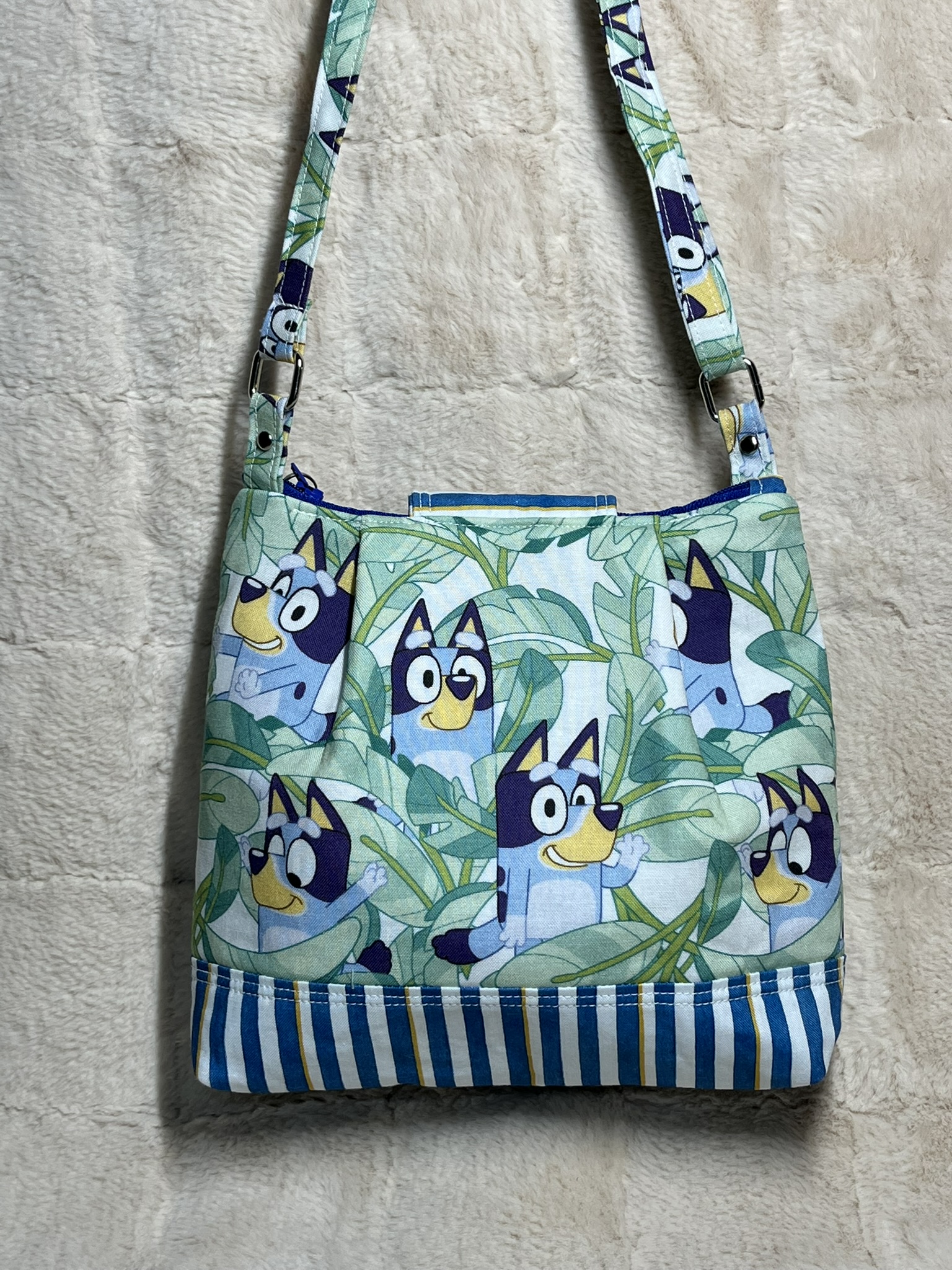 Bluey Pleated Mini Purse with Zipper and Magnetic Closure