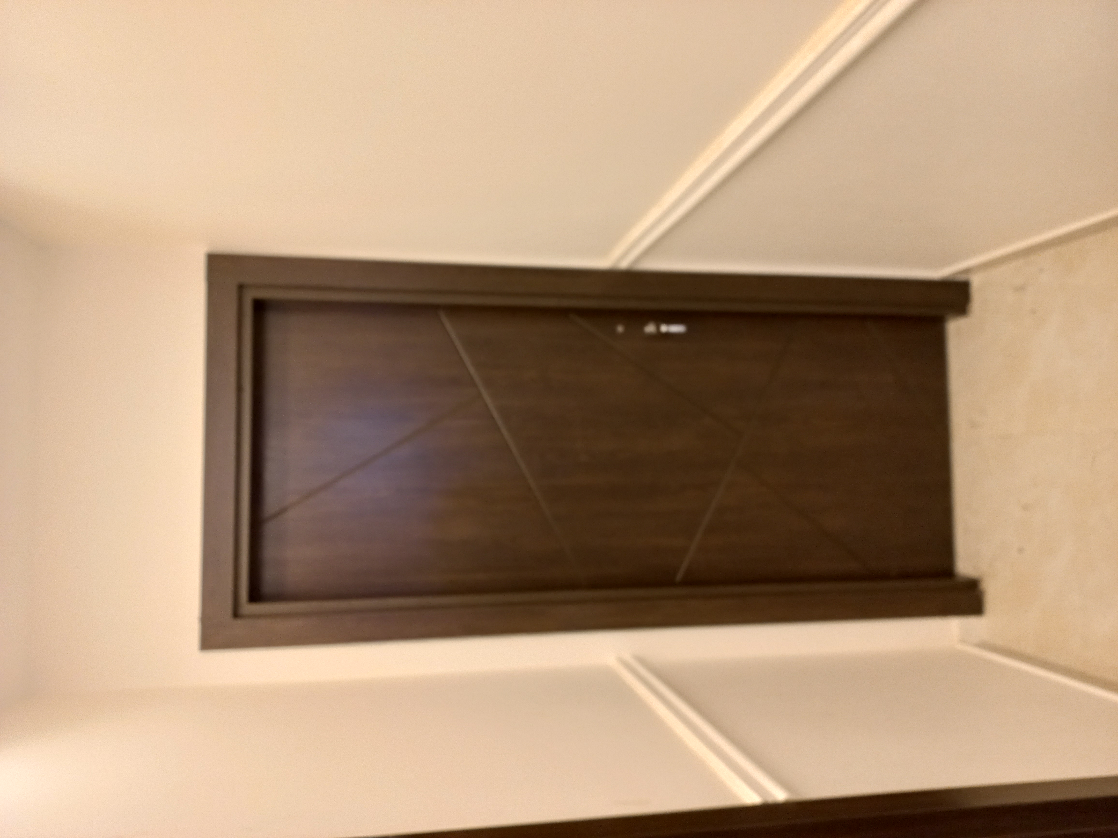 باب داخلي – النوع الثاني – قشرة أرو طولية بحفر لاوتر / Interior Door – Type 2 – Oak Veneer with Router Engraving