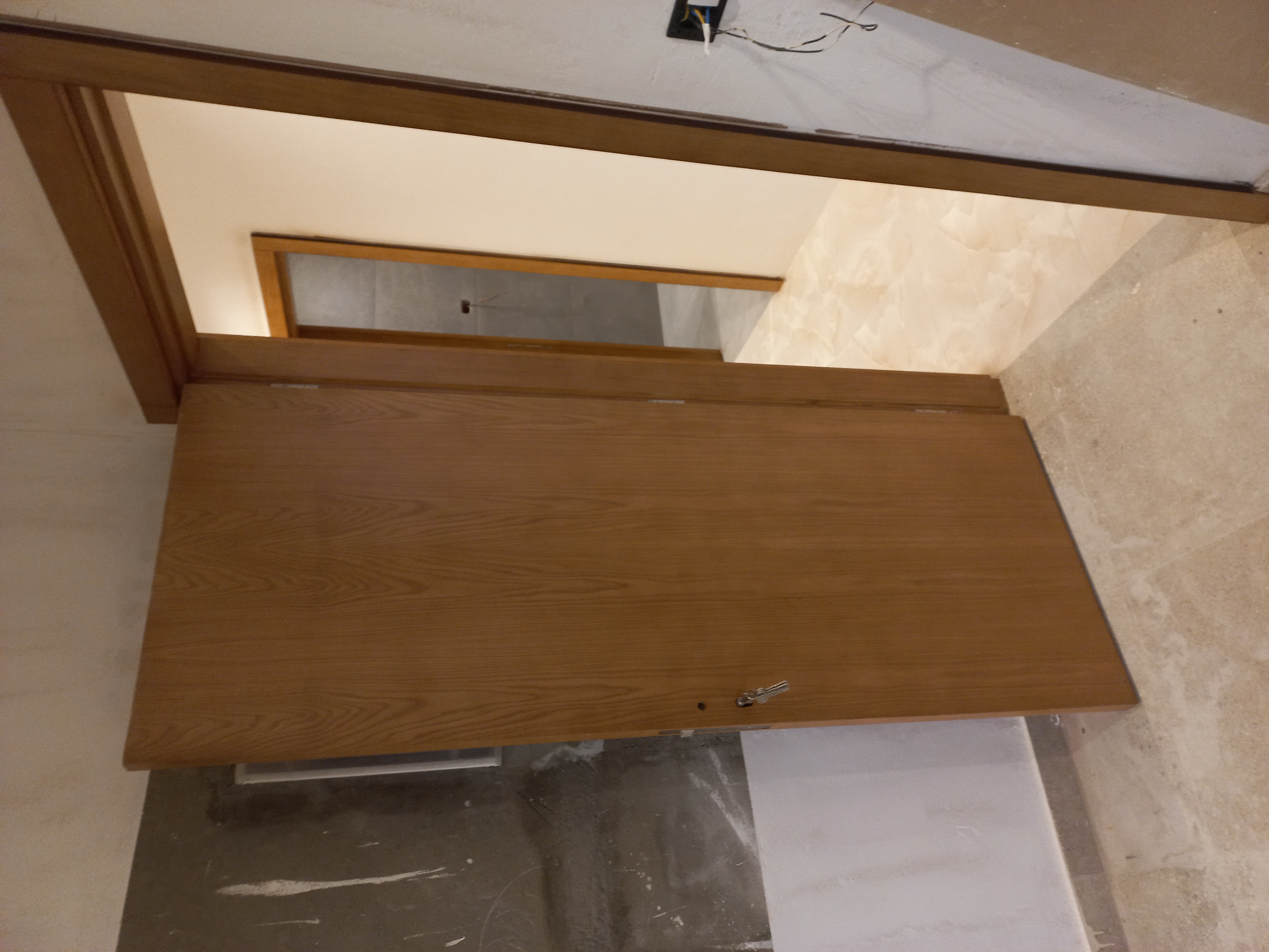 باب – النوع الثاني – قشرة أرو طولية / Door – Type 2 – Straight Oak Veneer