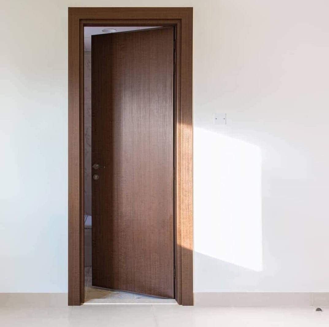 باب – النوع الثاني – قشرة أرو طولية / Door – Type 2 – Straight Oak Veneer