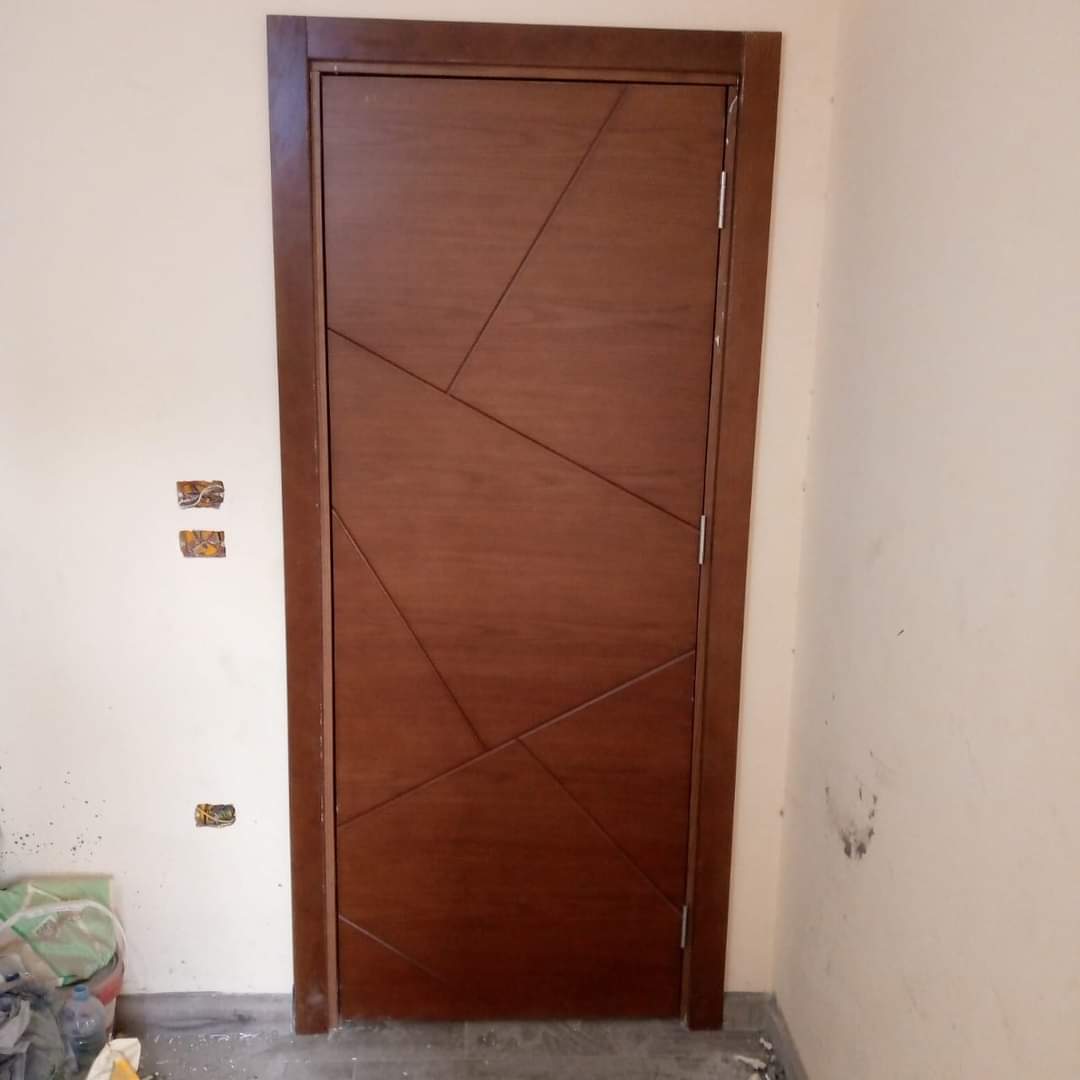 باب داخلي – النوع الثاني – قشرة أرو عرضي بحفر لاوتر / Interior Door – Type 2 – Cross Oak Veneer with Router Engraving