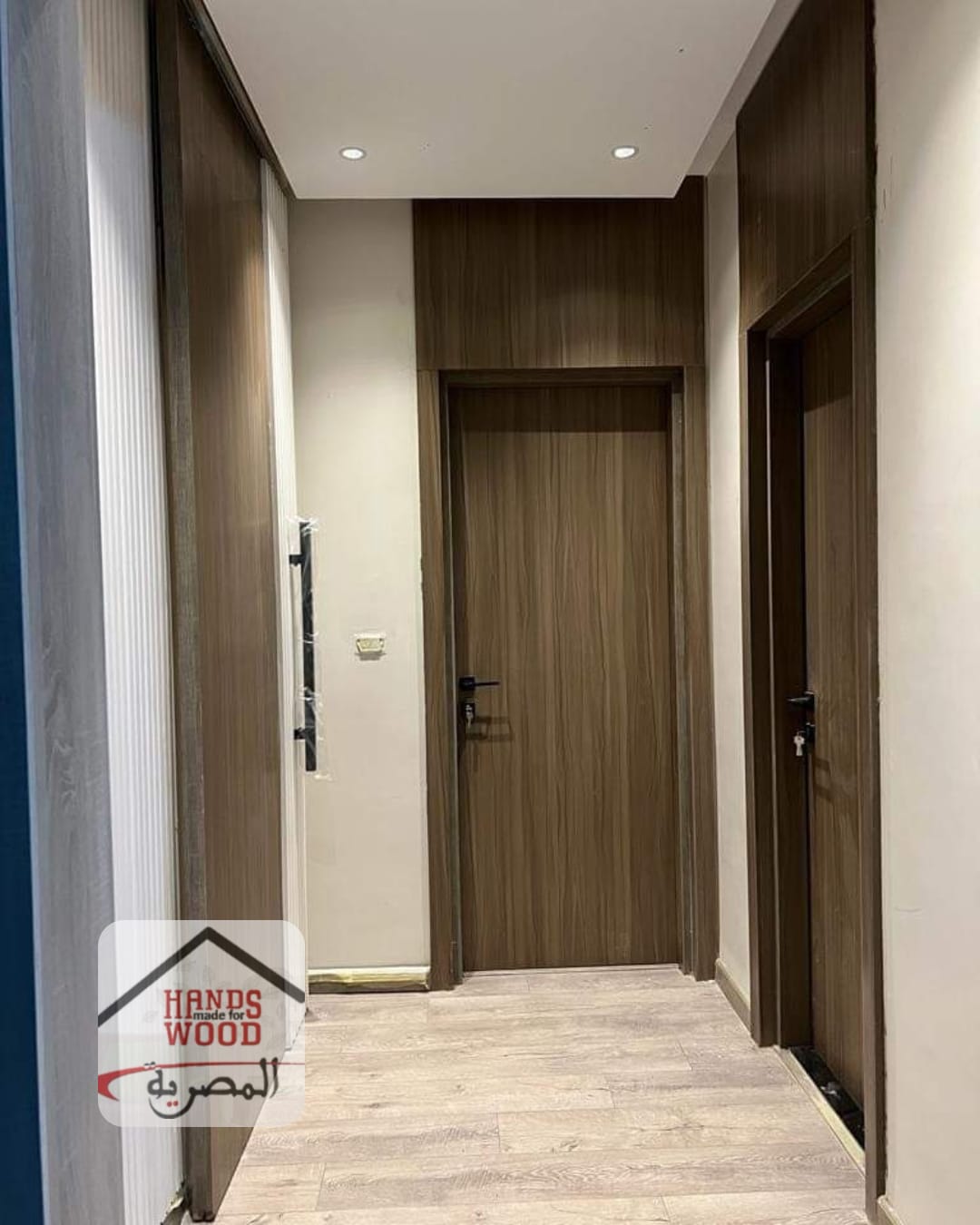 باب داخلي – بتجليدة علوية خارجية / Interior Door – With Upper Decorative Panel
