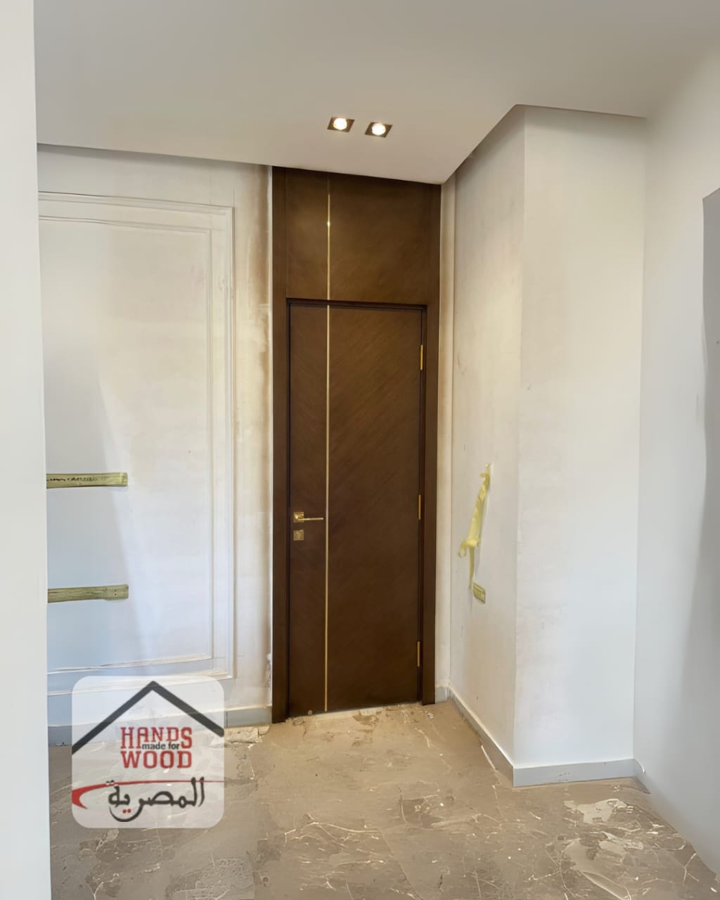 باب داخلي – بتجليدة علوية خارجية / Interior Door – With Upper Decorative Panel