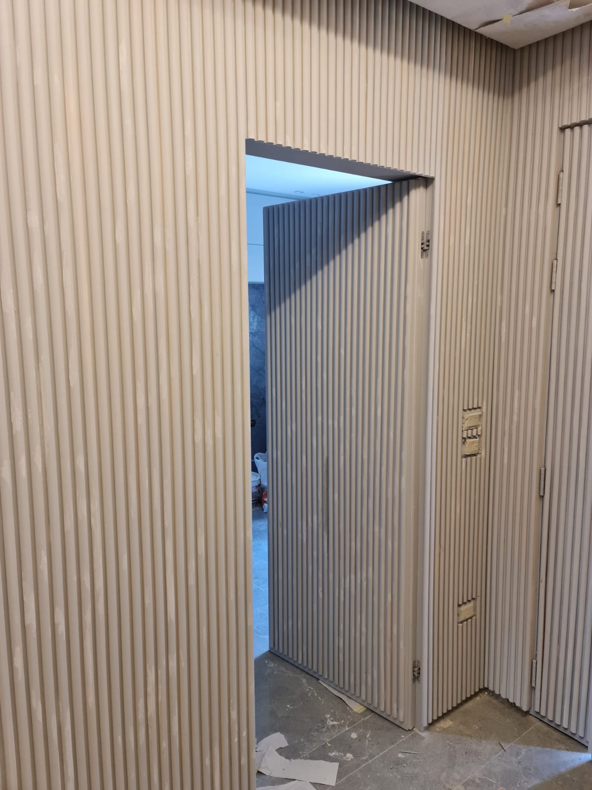 باب داخلي – مخفي / Hidden Flush Door – Wall Integrated Design