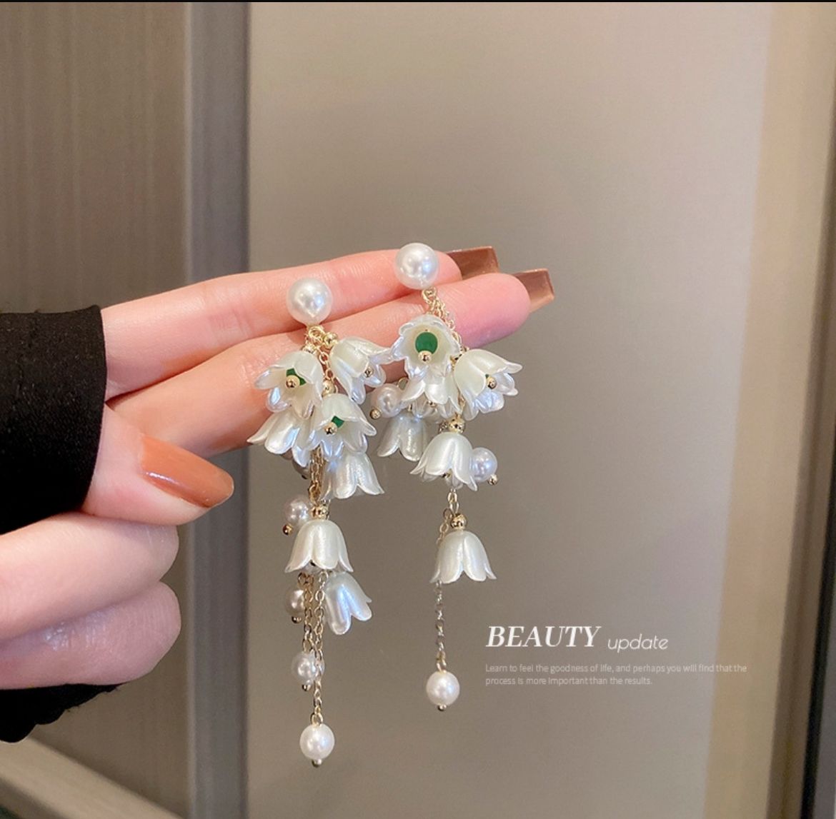 Blooming Grace – Floral Pearl Earrings
