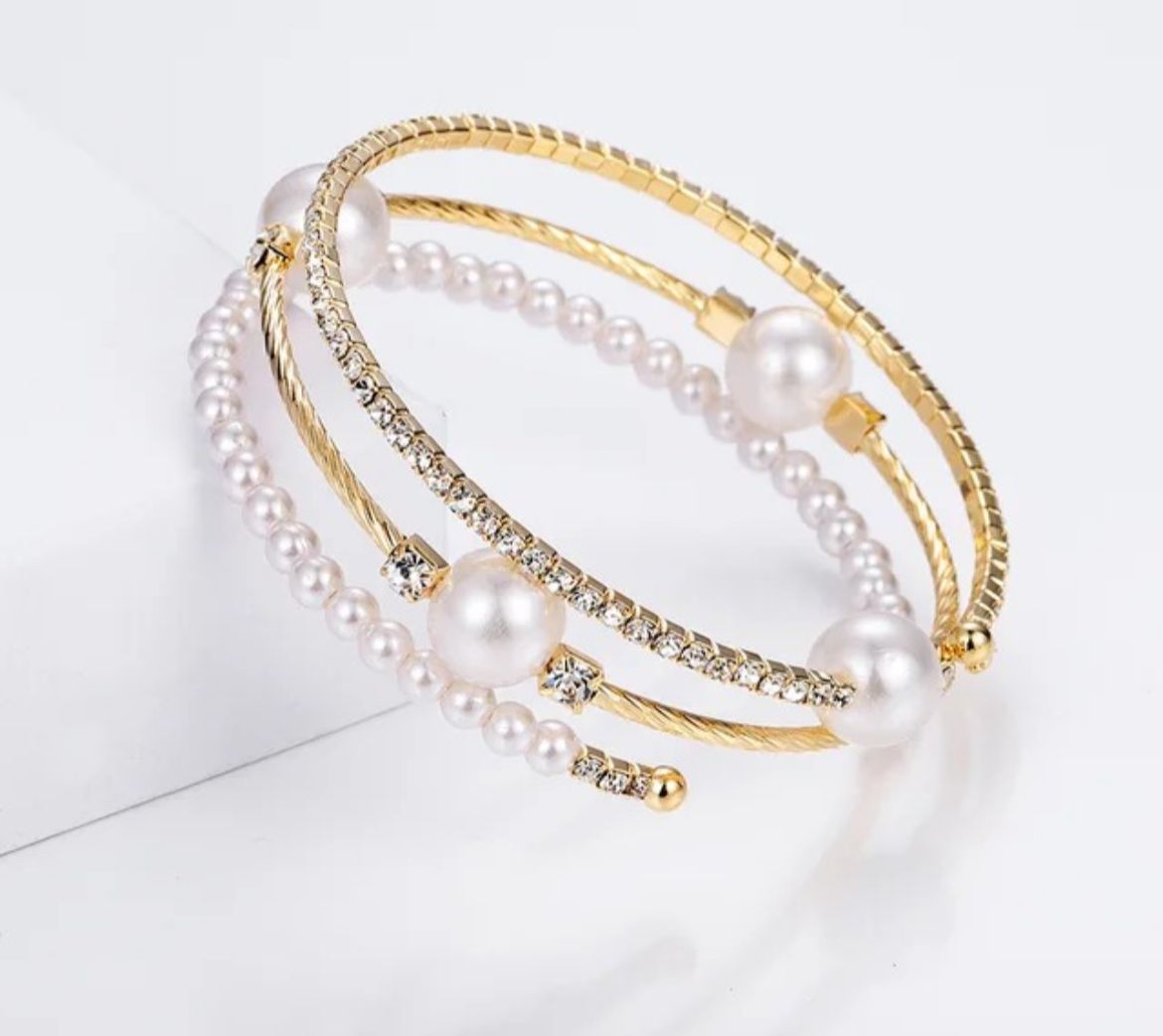 Gold & Pearl Elegance Bracelet Set