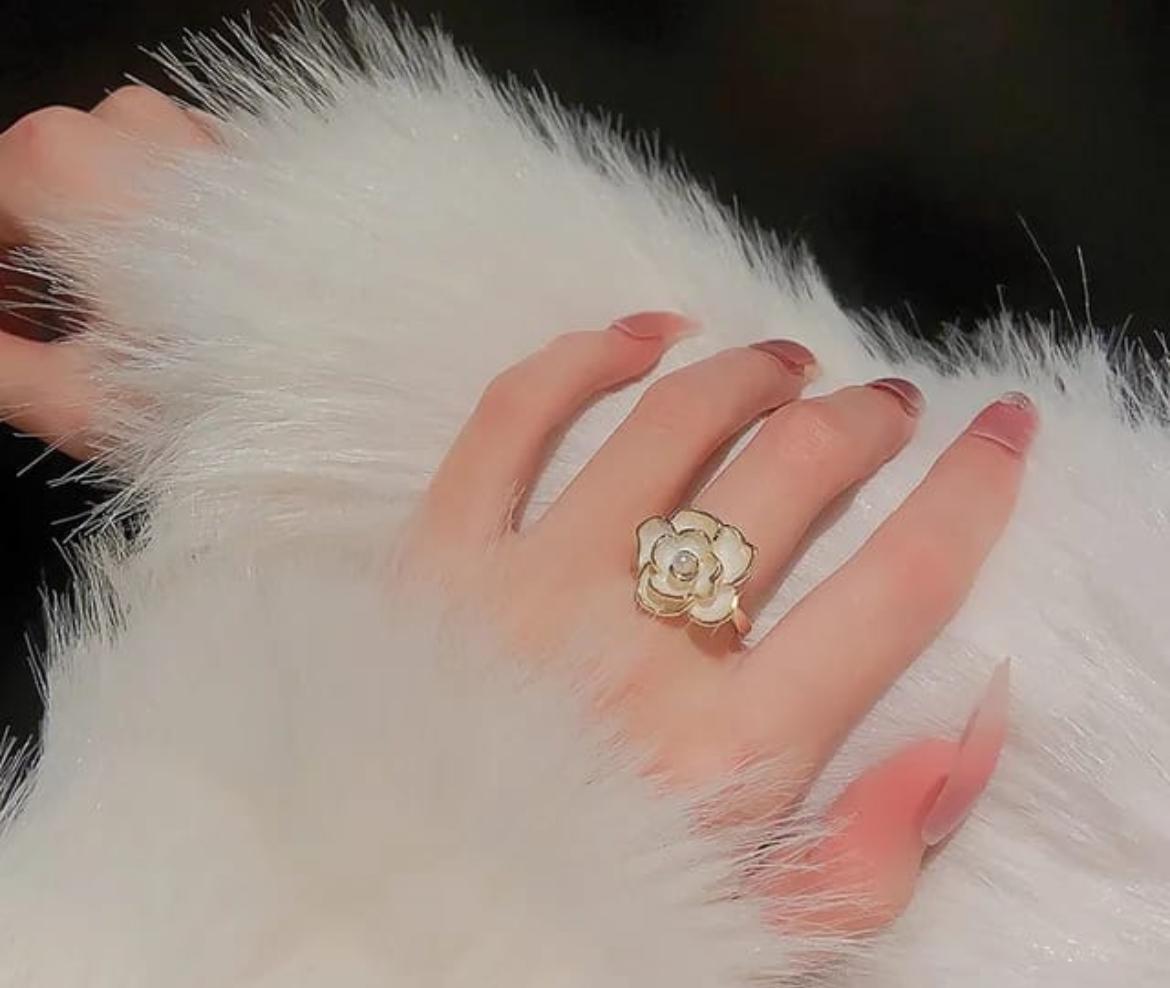 Elegant Blossom Flower Ring – Pearl Centered Statement Piece