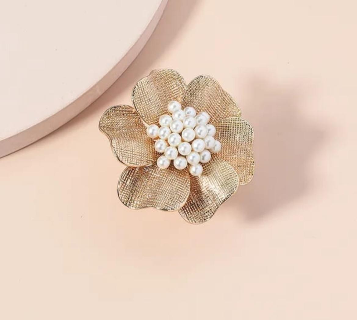 Vintage-Inspired Oversized Floral Ring with Pearl Cluster Center