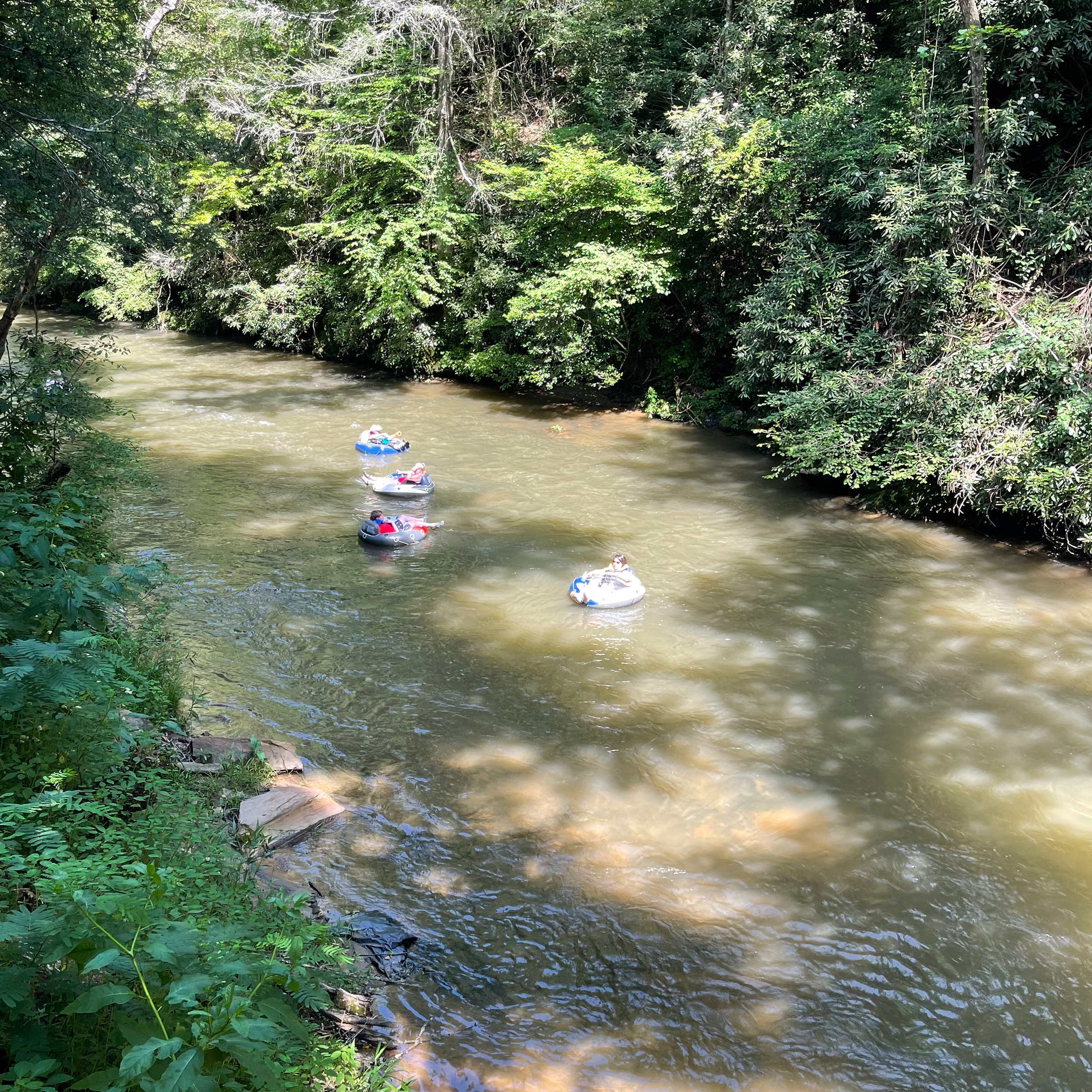 RIVER ACCESS PARKING(PLEASE PAY BEFORE USE)