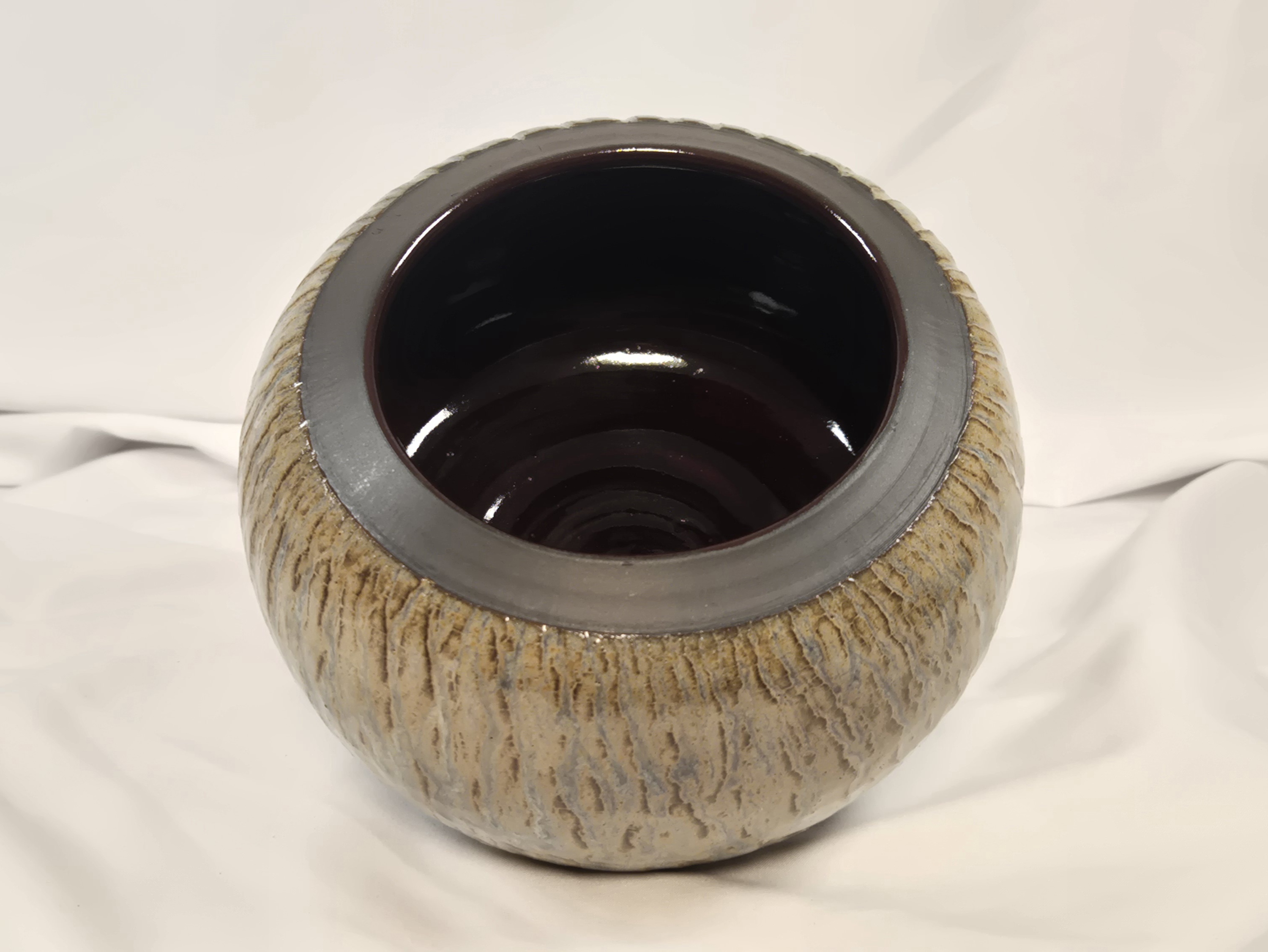 Crackled moon bowl