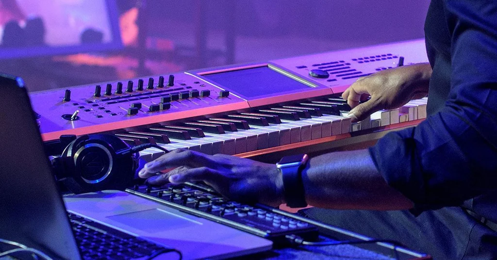 Professional Keyboard Synthesizer