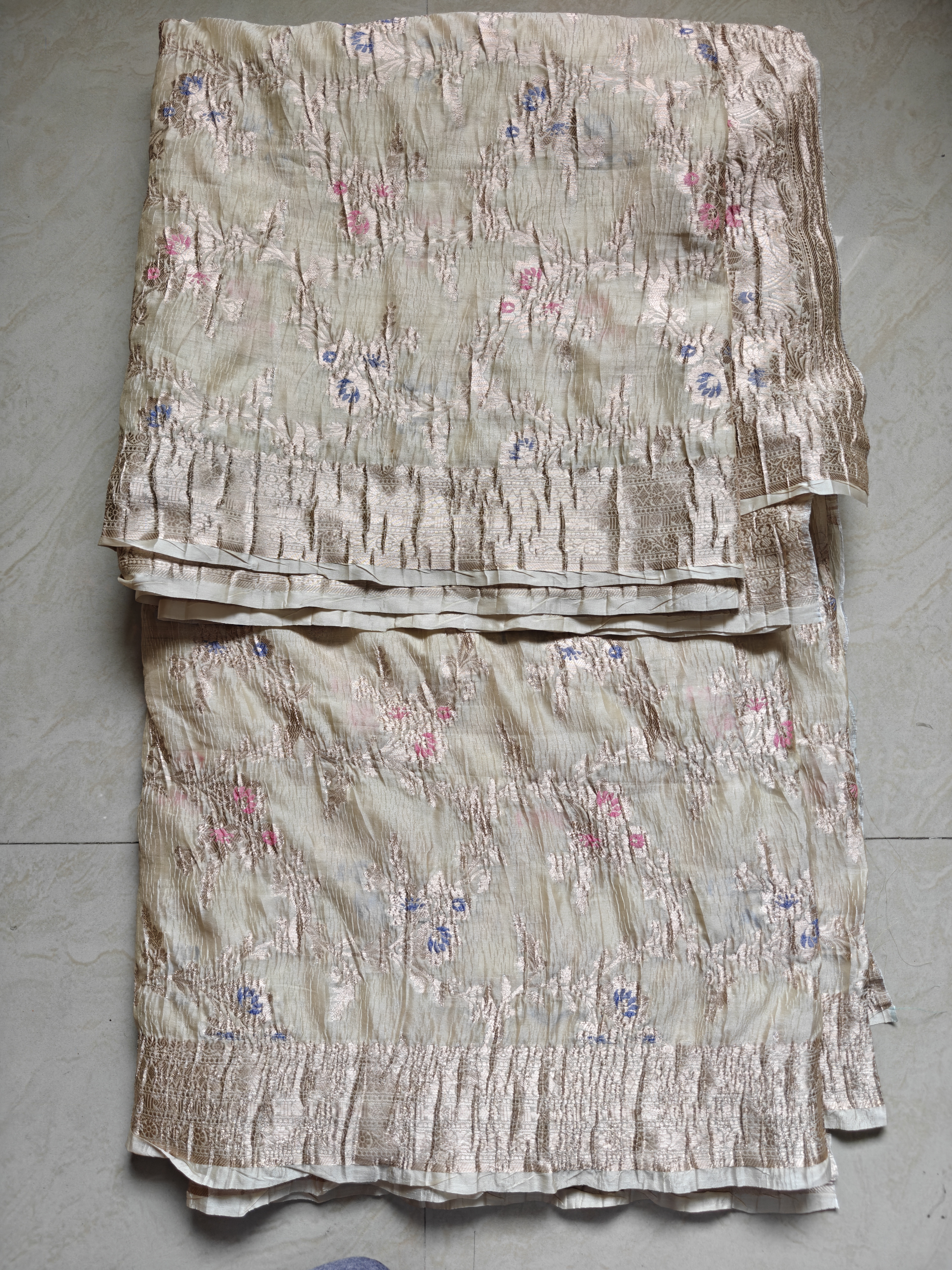 Textured floral crush saree