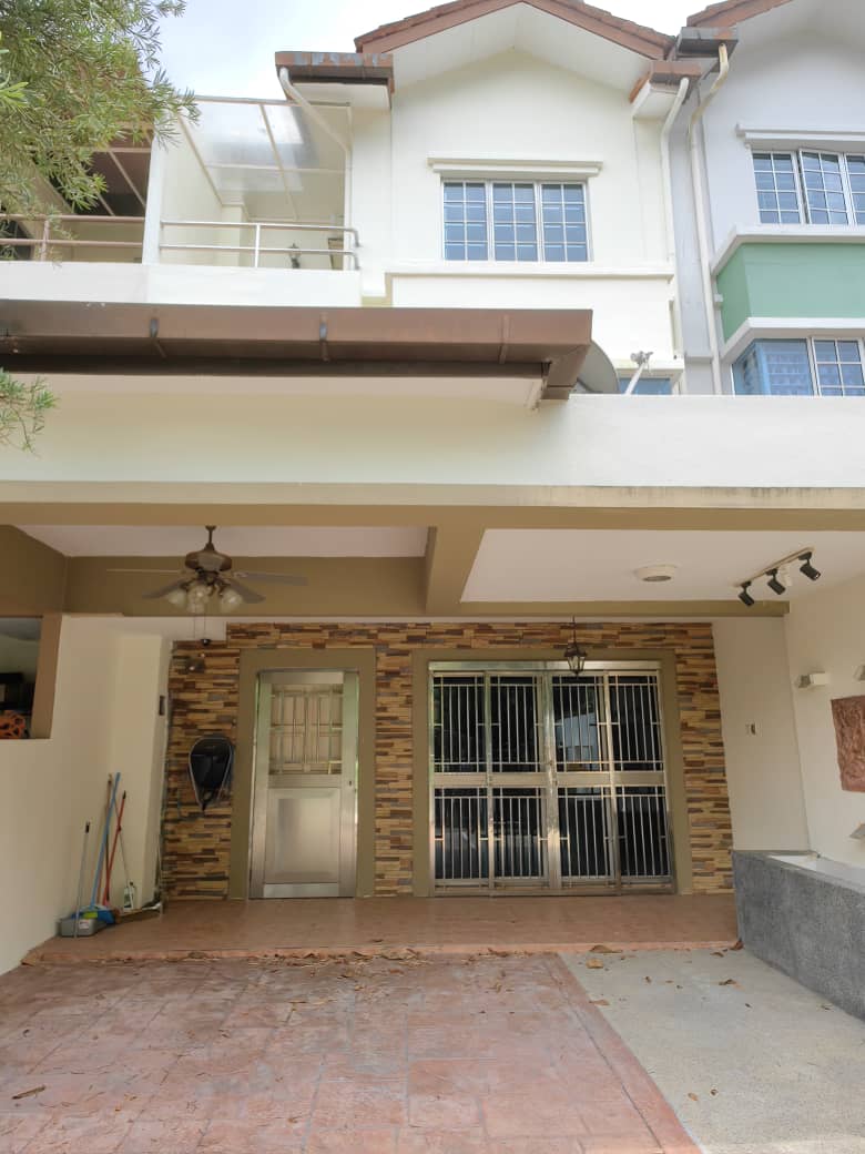 2.5 Storey Home @ Taman Bukit Serdang! 🏠