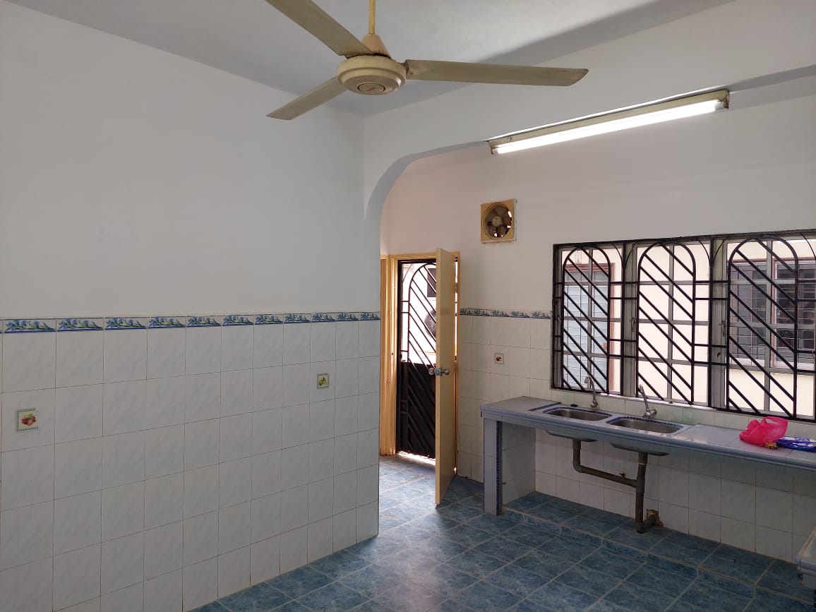 Taman Kinrara (Section 2), Puchong –🏡 2-Storey Terrace 20' x 60'