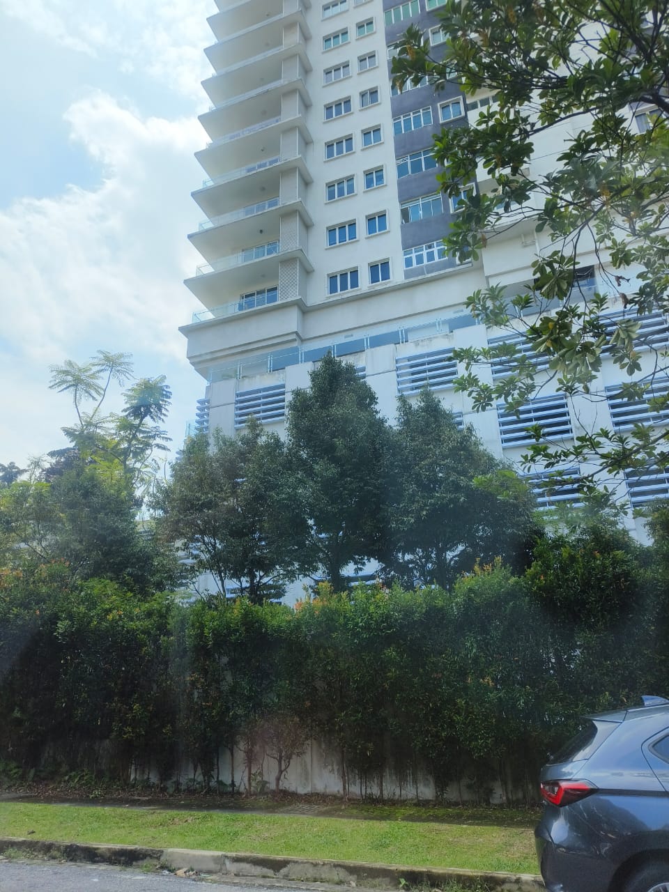 Le Yuan Residence Happy Garden for Sale Rare corner