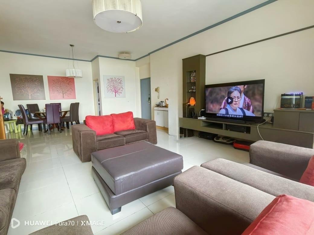 Seri Kembangan Selangor East Lake Residence for Sale Corner Unit 