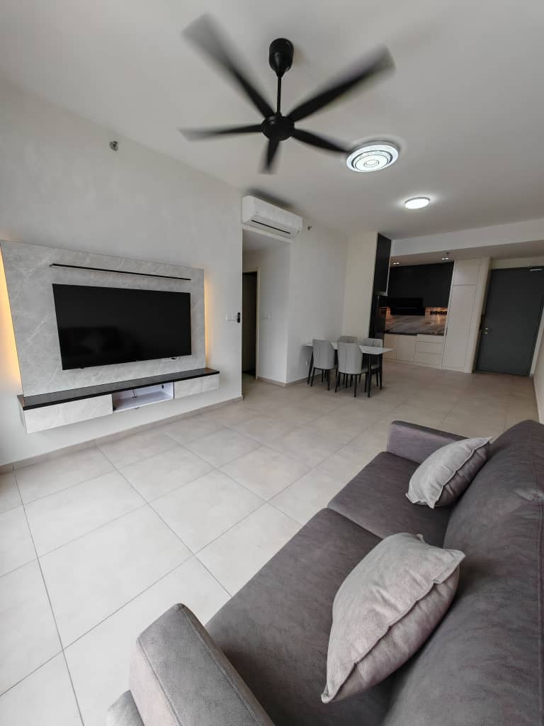 🏢 Meta City @ Equine Park – For Rent