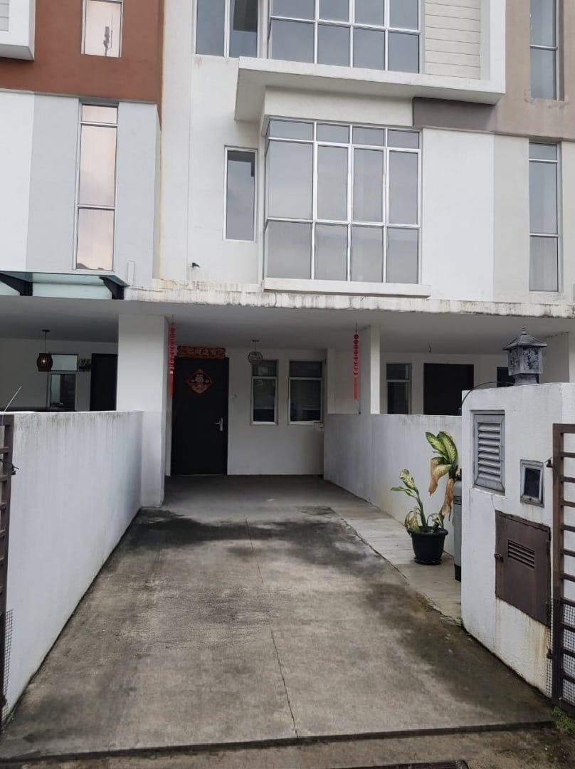 LakeView 2Storey Townhouse @ Taman Tasik Prima, Puchong for Sale