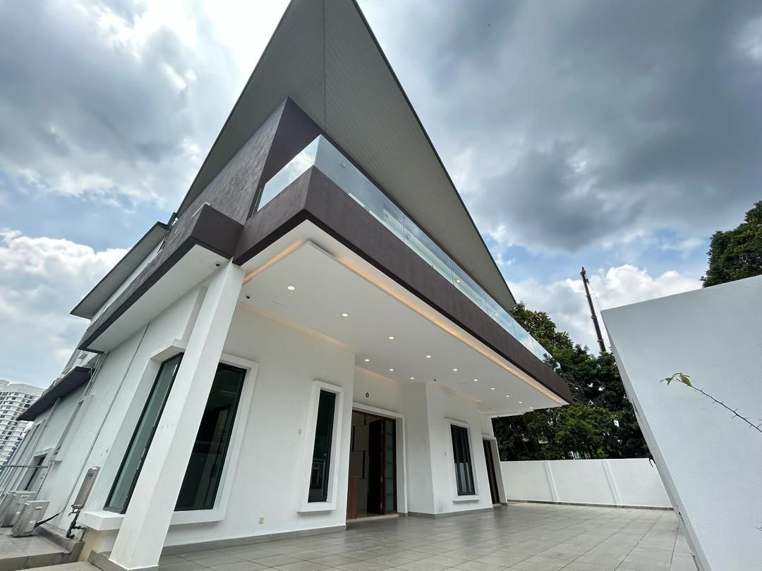 🏡 Luxury Twin Bungalow @ Country Heights Damansara – For Sale
