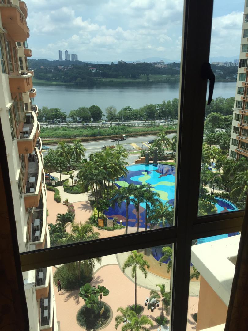 East Lake Residence @ Seri Kembangan Corner Unit 1093sqft✨ For Sale