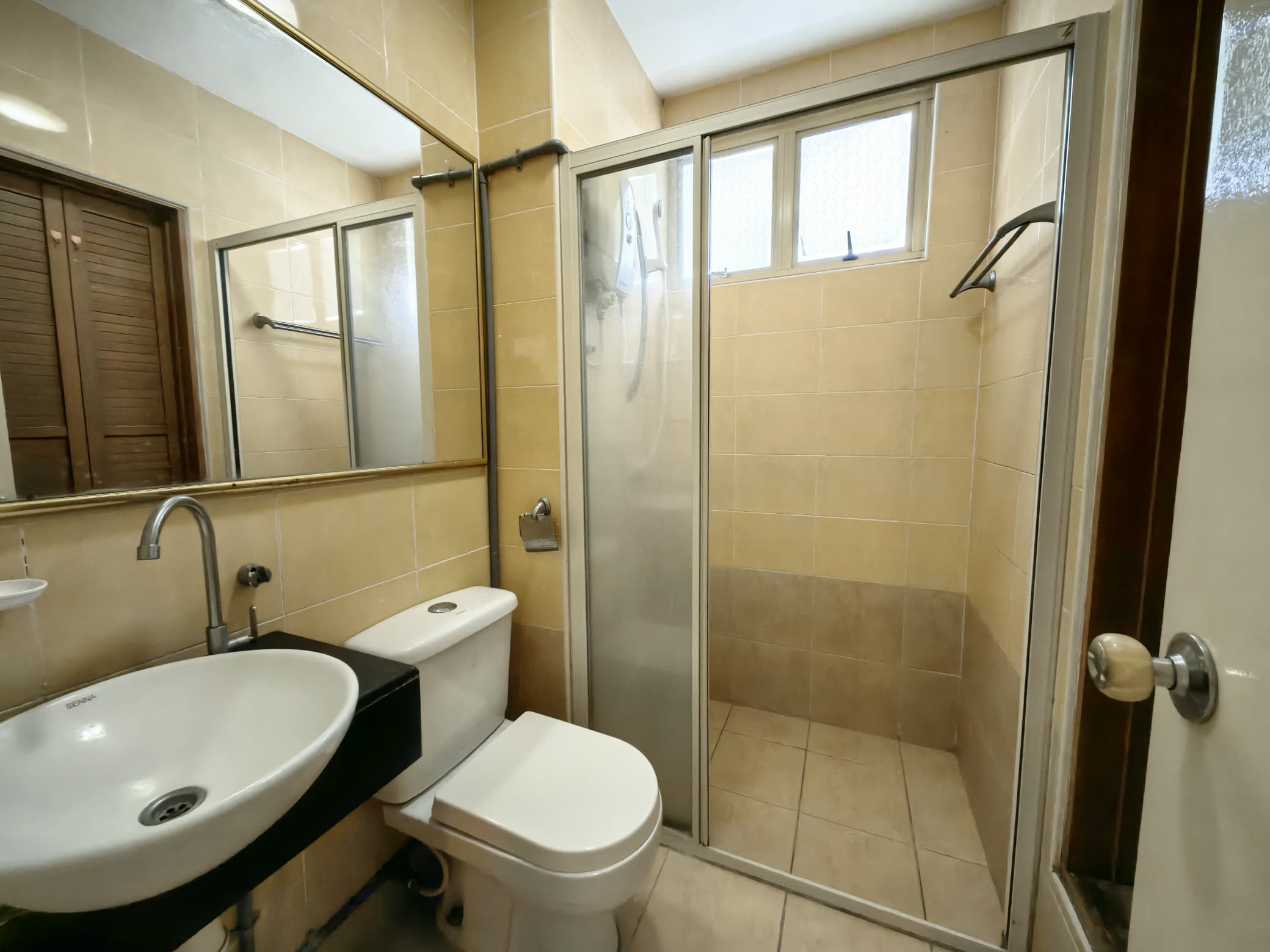 East Lake Residence @ Seri Kembangan Corner Unit 1093sqft✨ For Sale