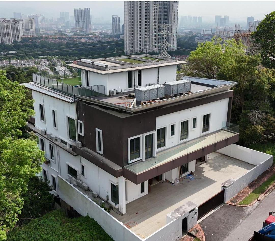 🏡 Luxury Twin Bungalow @ Country Heights Damansara – For Sale